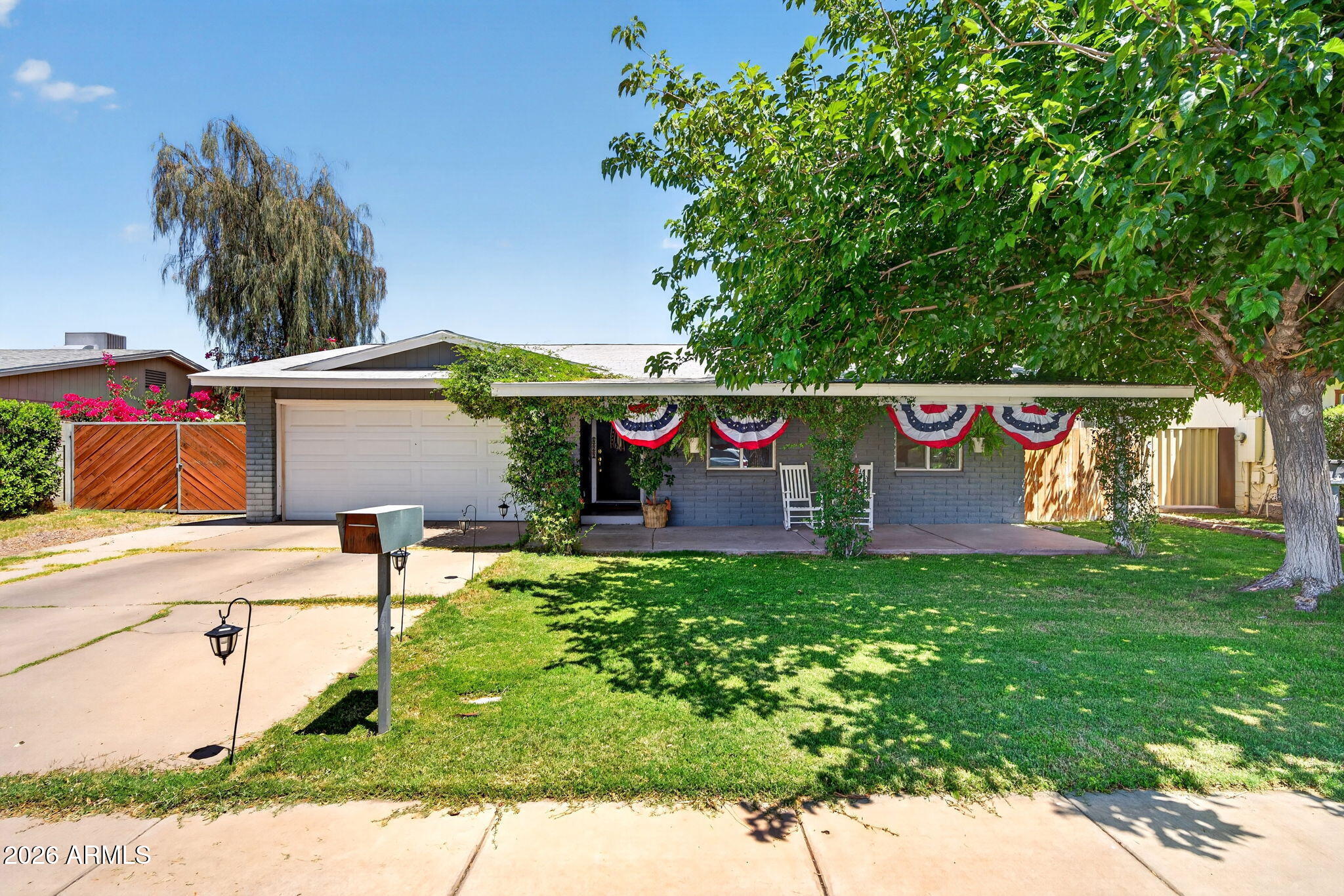 422 W HORSESHOE Avenue, Gilbert, AZ 85233 — Photo 1 of 34