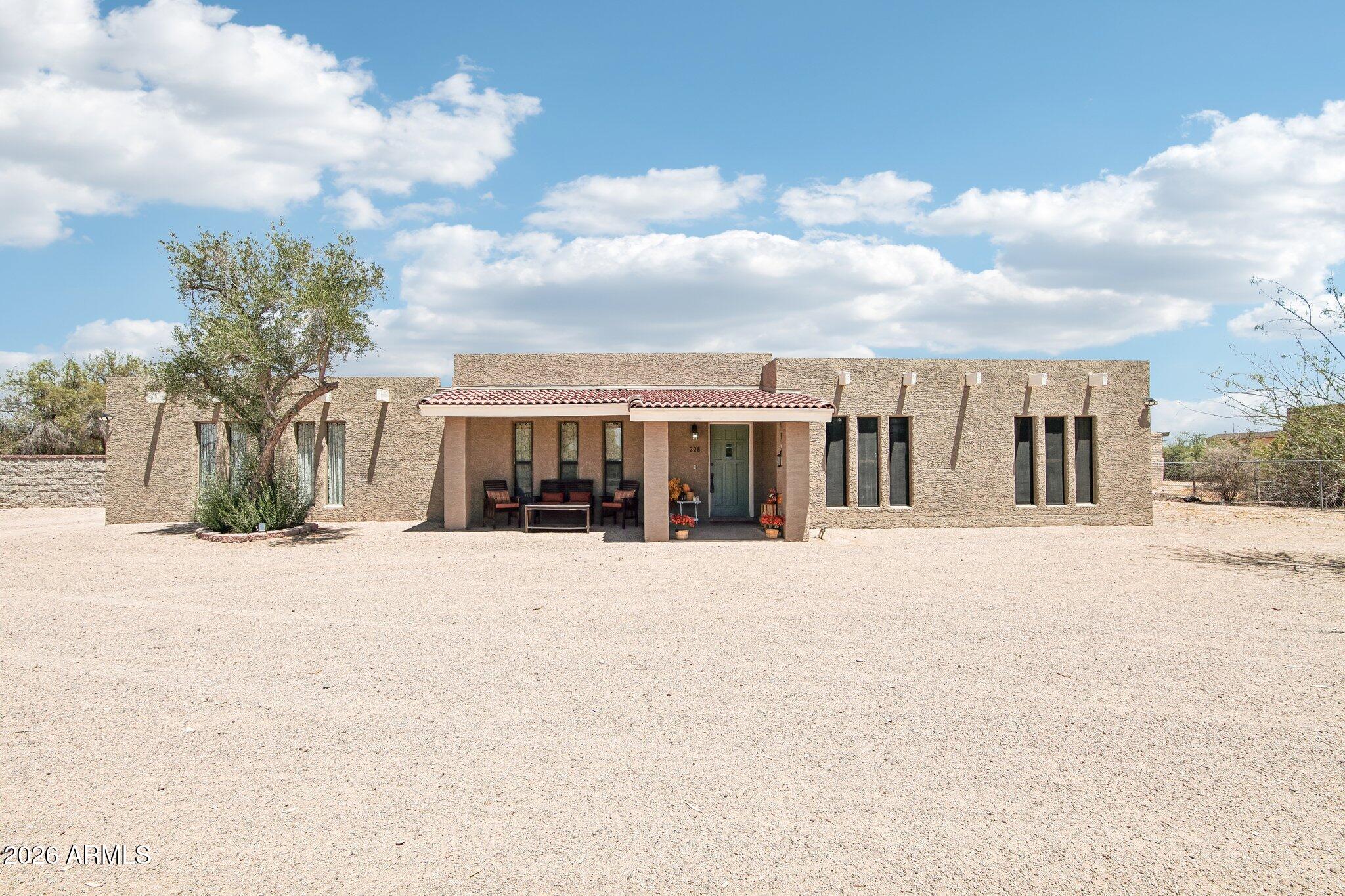 228 W CALLE TUBERIA, Casa Grande, AZ 85194 — Photo 1 of 51