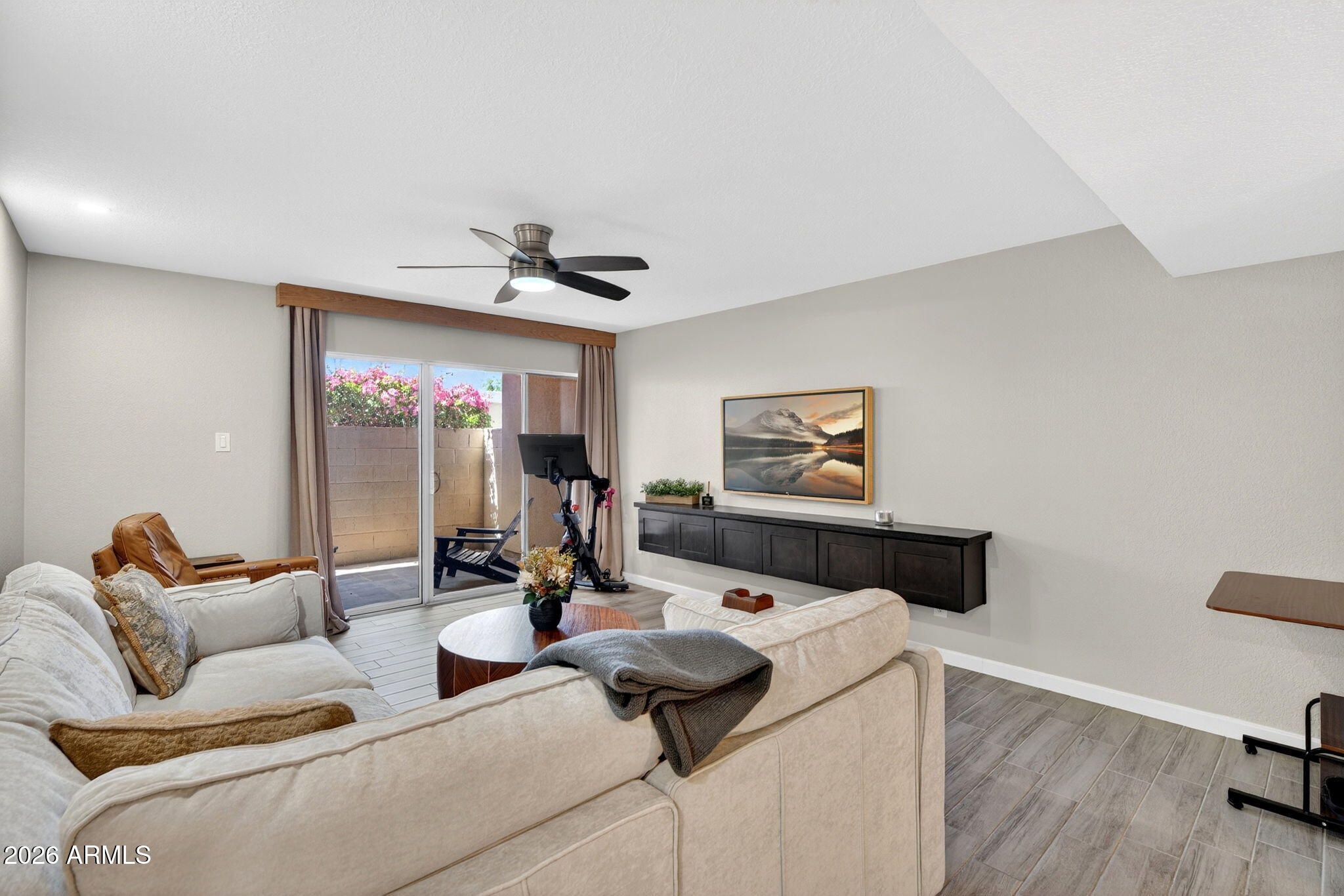 2233 E HIGHLAND Avenue 134, Phoenix, AZ 85016 — Photo 1 of 32