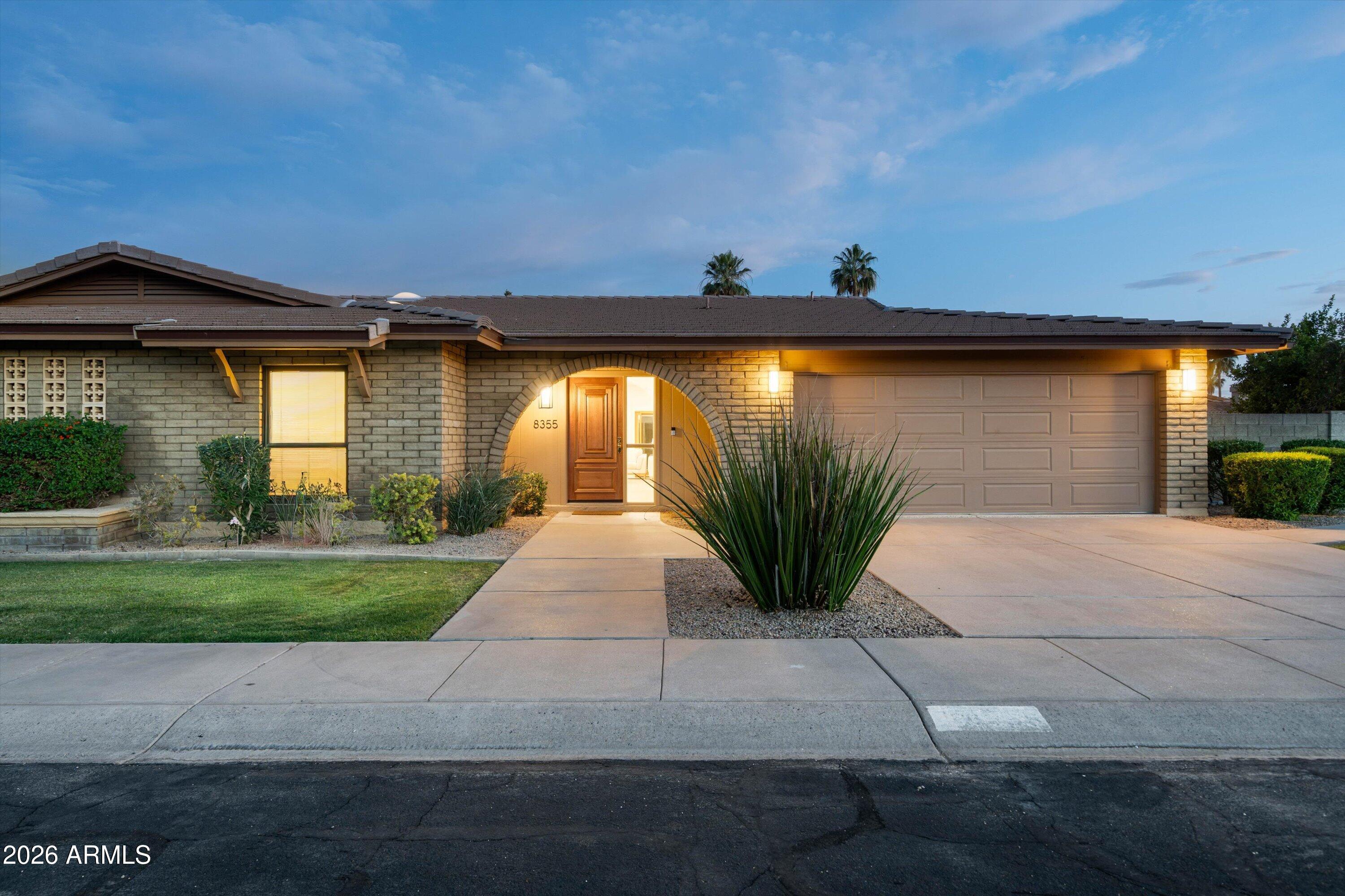 8355 E VIA DE LOS LIBROS, Scottsdale, AZ 85258 — Photo 1 of 46