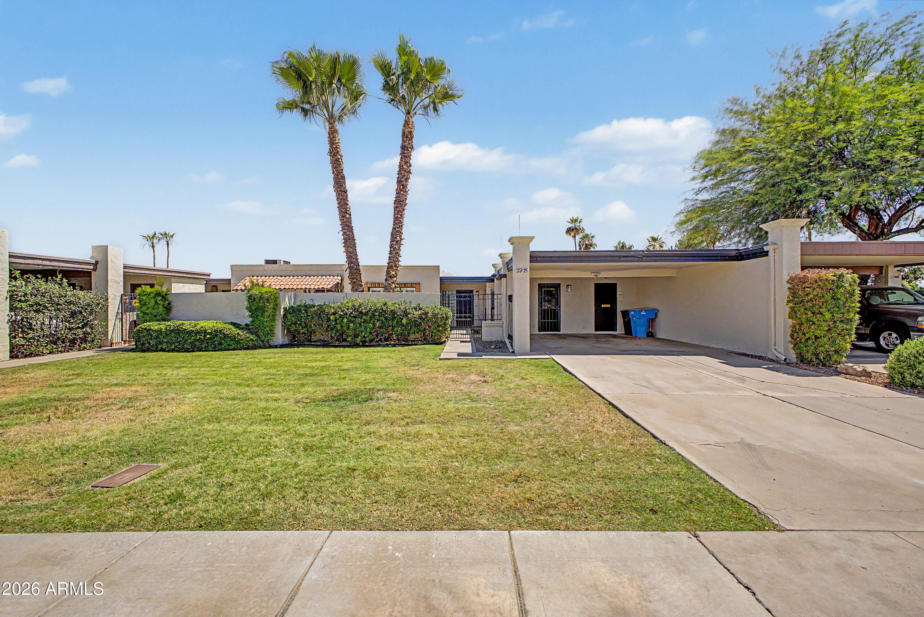 2905 W GLENDALE Avenue, Phoenix, AZ 85051 — Photo 1 of 18