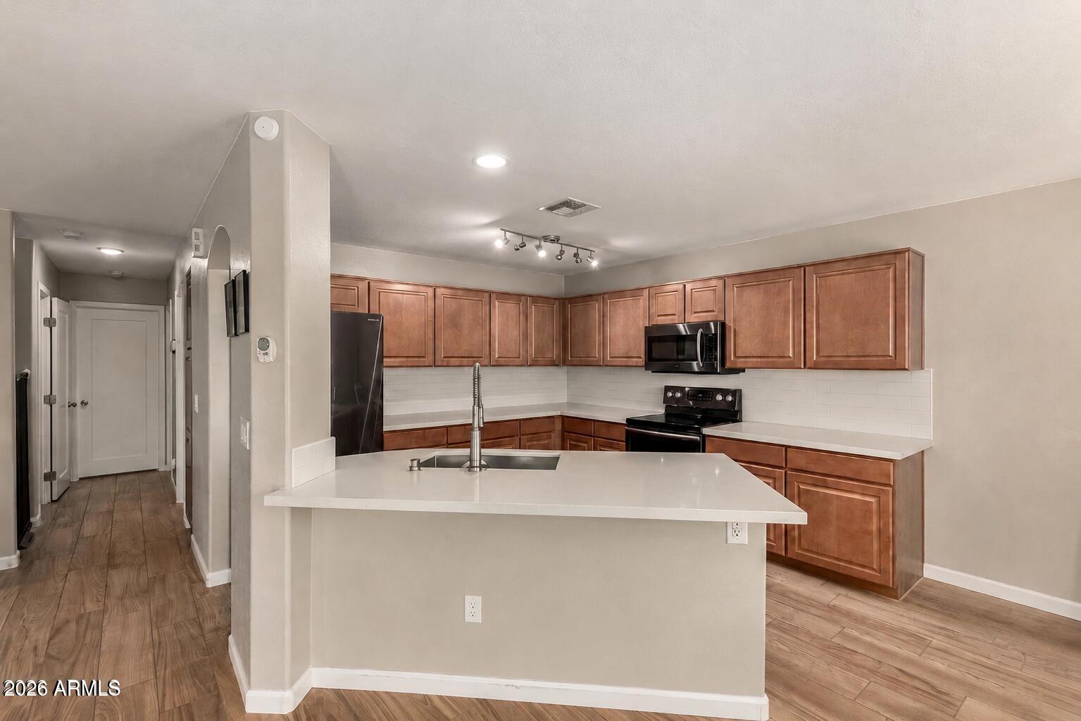 885 E LAKEVIEW Drive, San Tan Valley, AZ 85143 — Photo 1 of 34