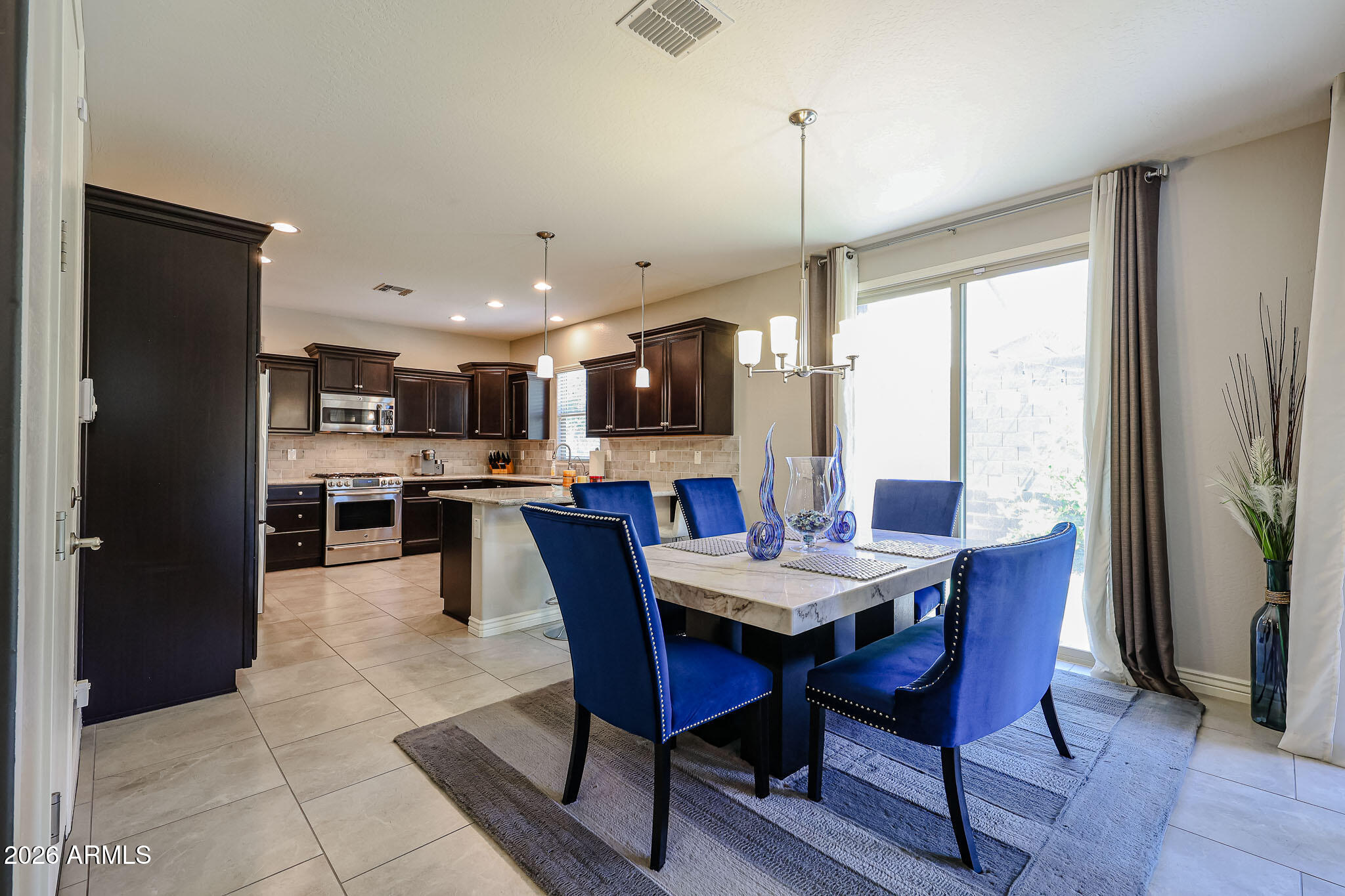 4722 E CIELO GRANDE Avenue, Phoenix, AZ 85050 — Photo 1 of 40
