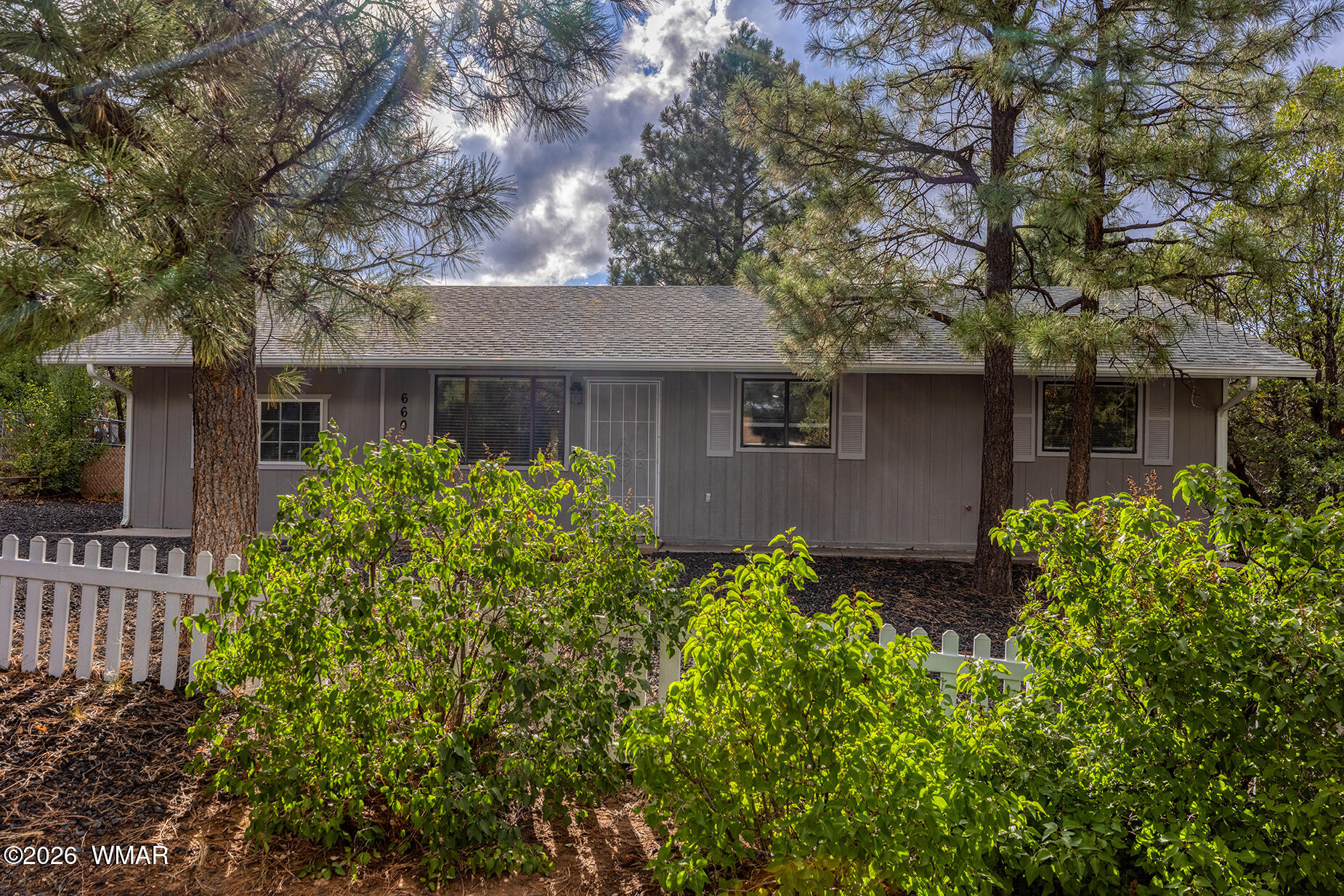660 S 6Th Avenue, Show Low, AZ 85901 — Photo 1 of 26