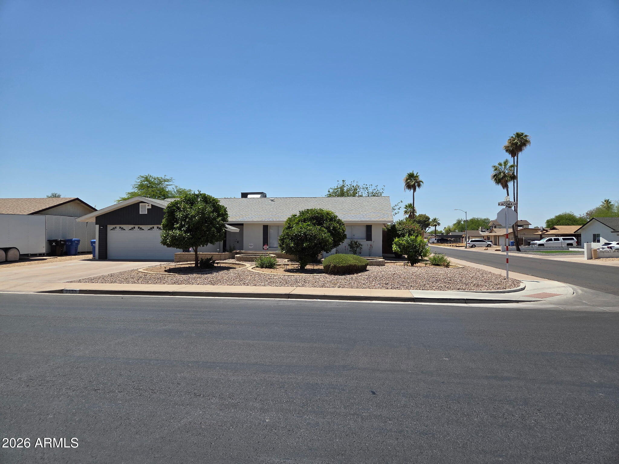3555 W ACOMA Drive, Phoenix, AZ 85053 — Photo 1 of 40