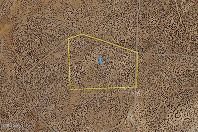 111 County Road N7104 135, Chambers, AZ 86502
