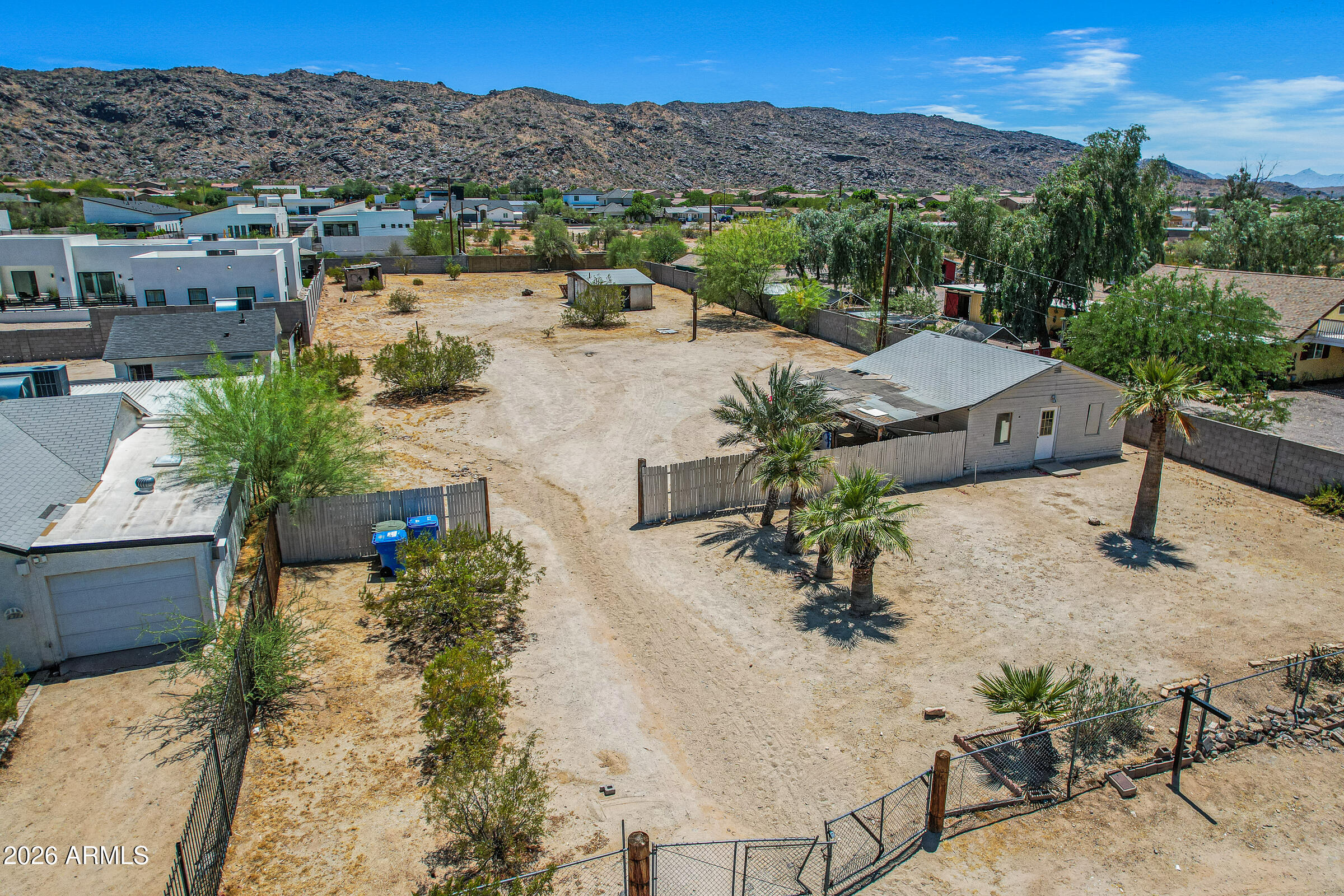 2241 E DESERT Lane, Phoenix, AZ 85042 — Photo 1 of 26