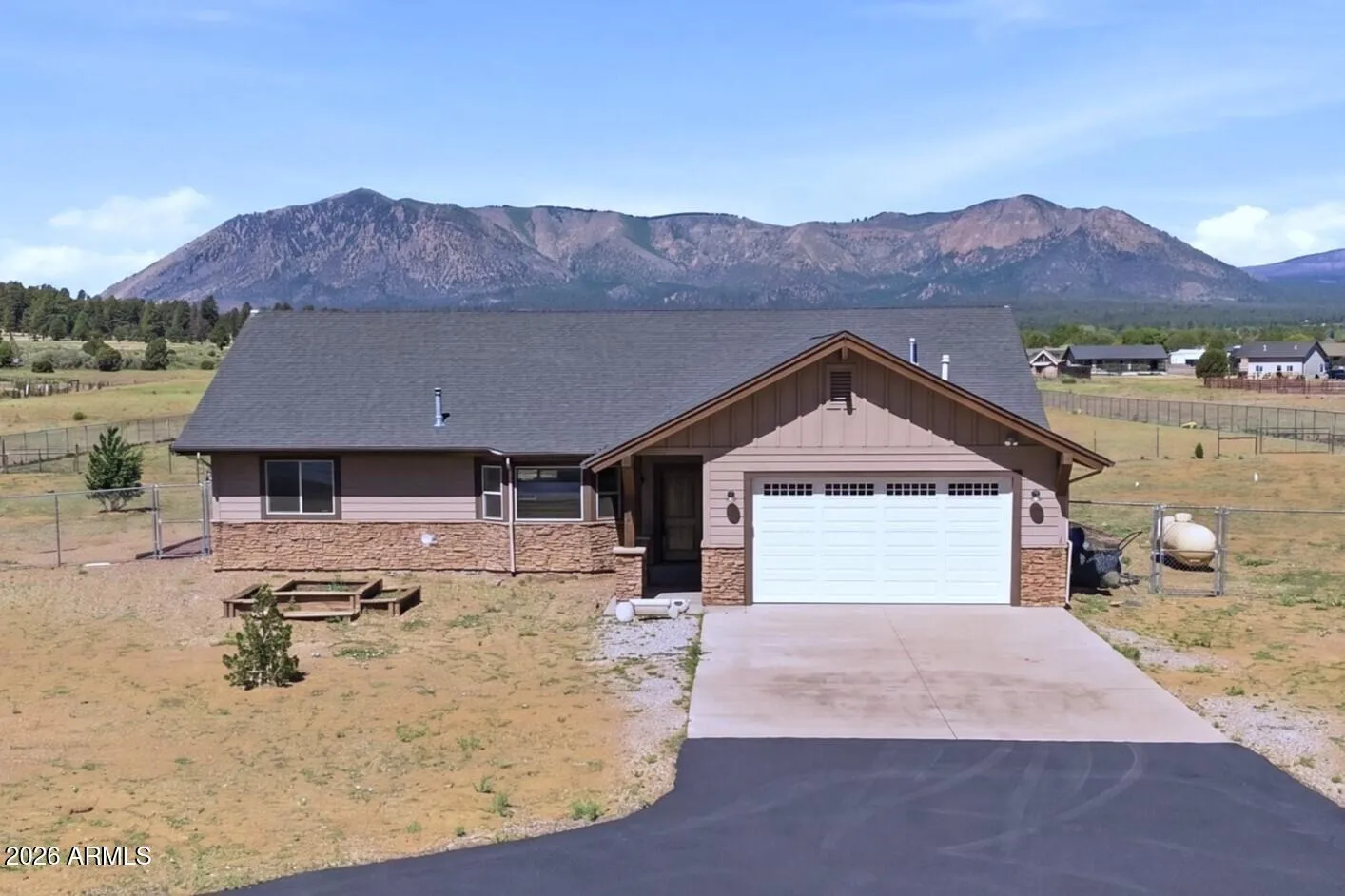 8200 Stardust Trail, Flagstaff, AZ 86004 — Photo 1 of 31