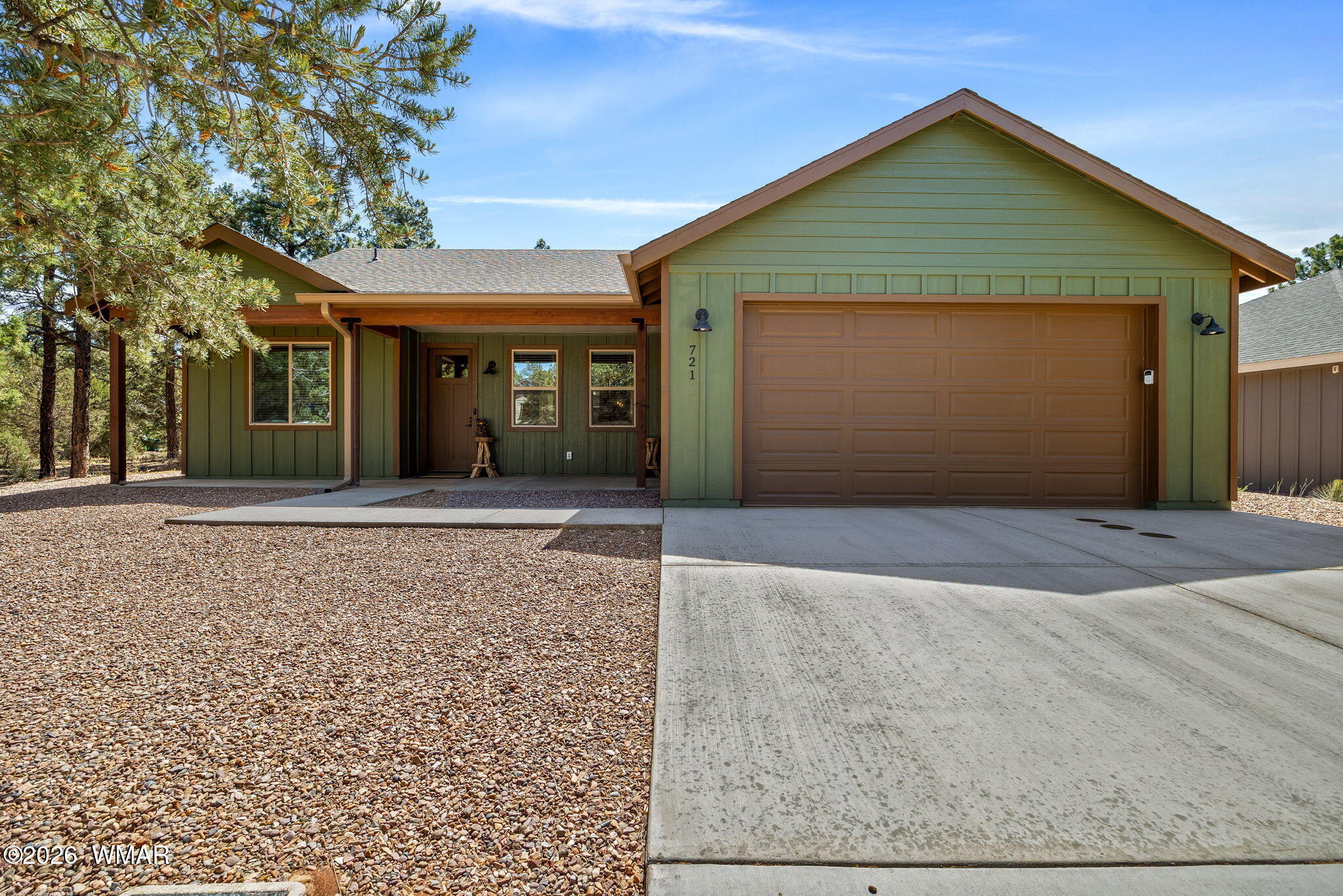721 S Bushman, Show Low, AZ 85901 — Photo 1 of 33