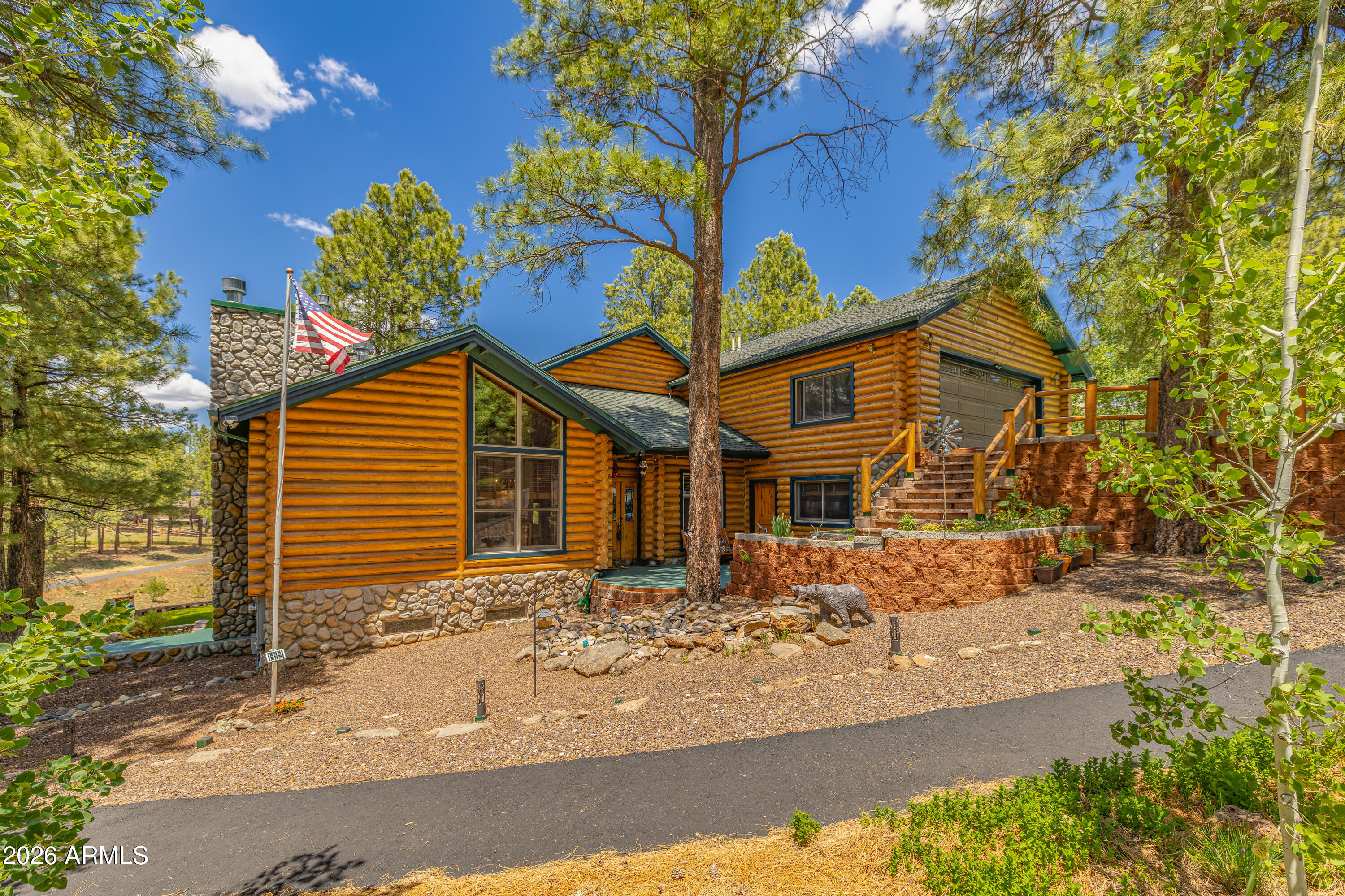 64 W TRAVERTINE Trail, Flagstaff, AZ 86005 — Photo 1 of 18