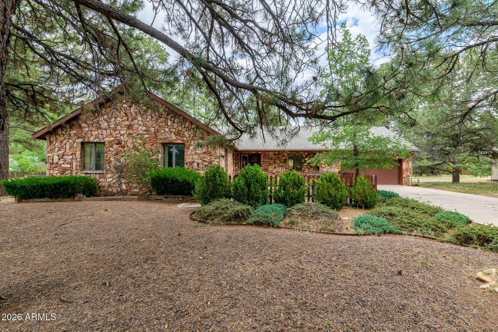 2468 N Strawberry Way, Flagstaff, AZ 86004 — Photo 1 of 55