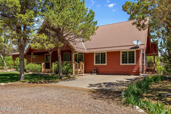 3130 Ranch Road, Overgaard, AZ 85933