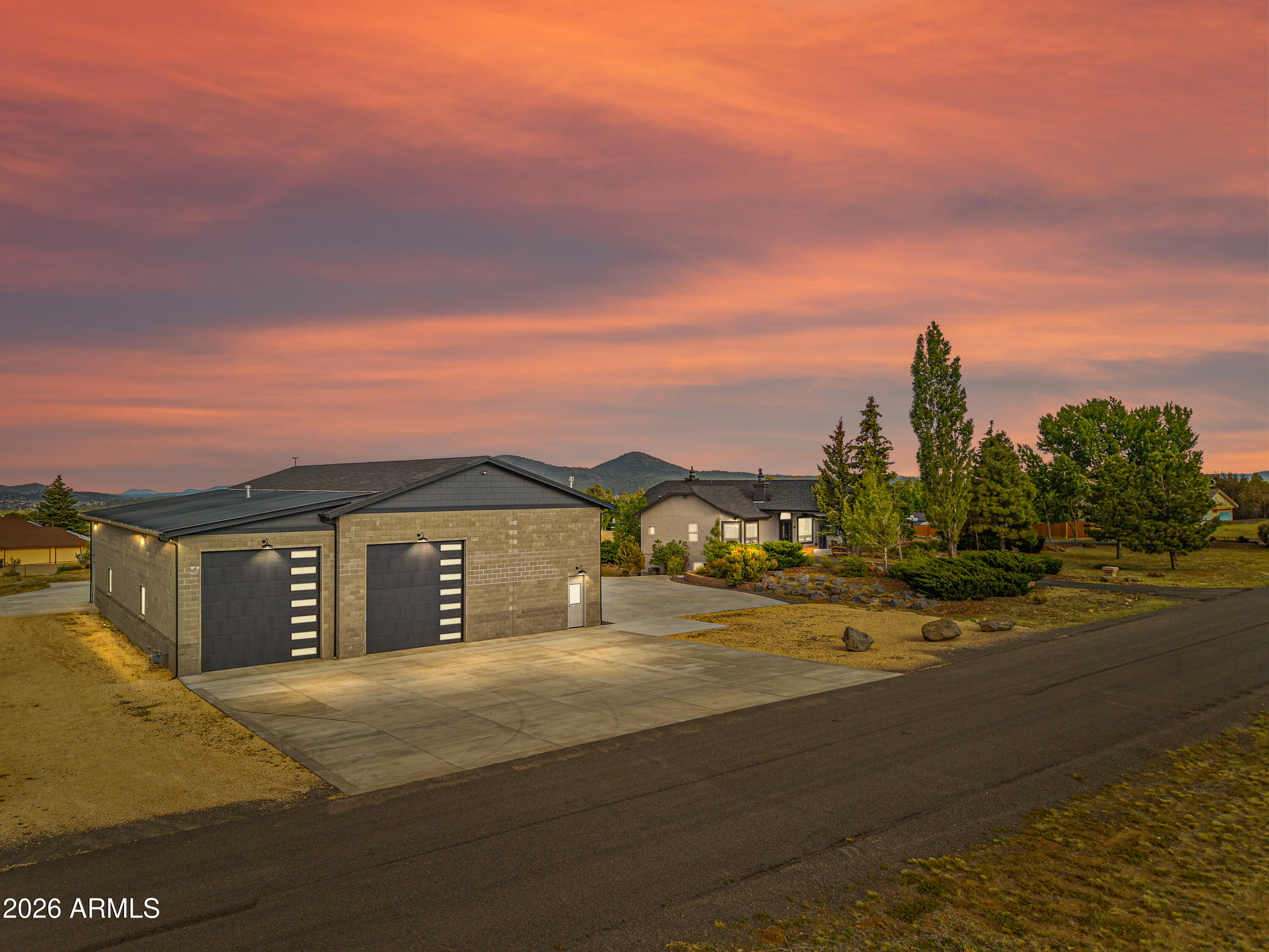 8205 N Reata Road, Flagstaff, AZ 86004 — Photo 1 of 45