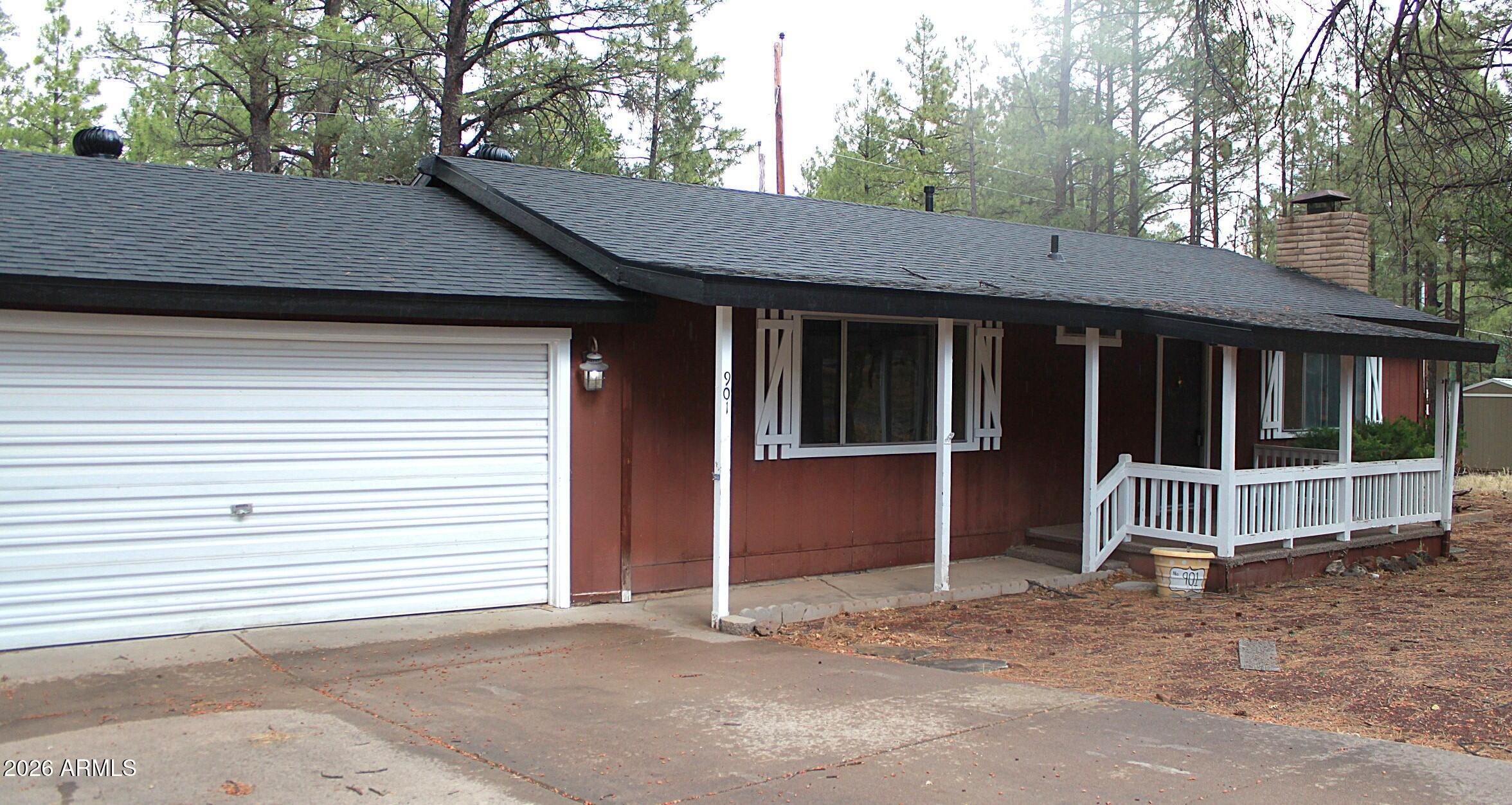 901 N 46TH Drive, Show Low, AZ 85901 — Photo 1 of 30