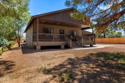 2741 Senior Center Street, Overgaard, AZ 85933