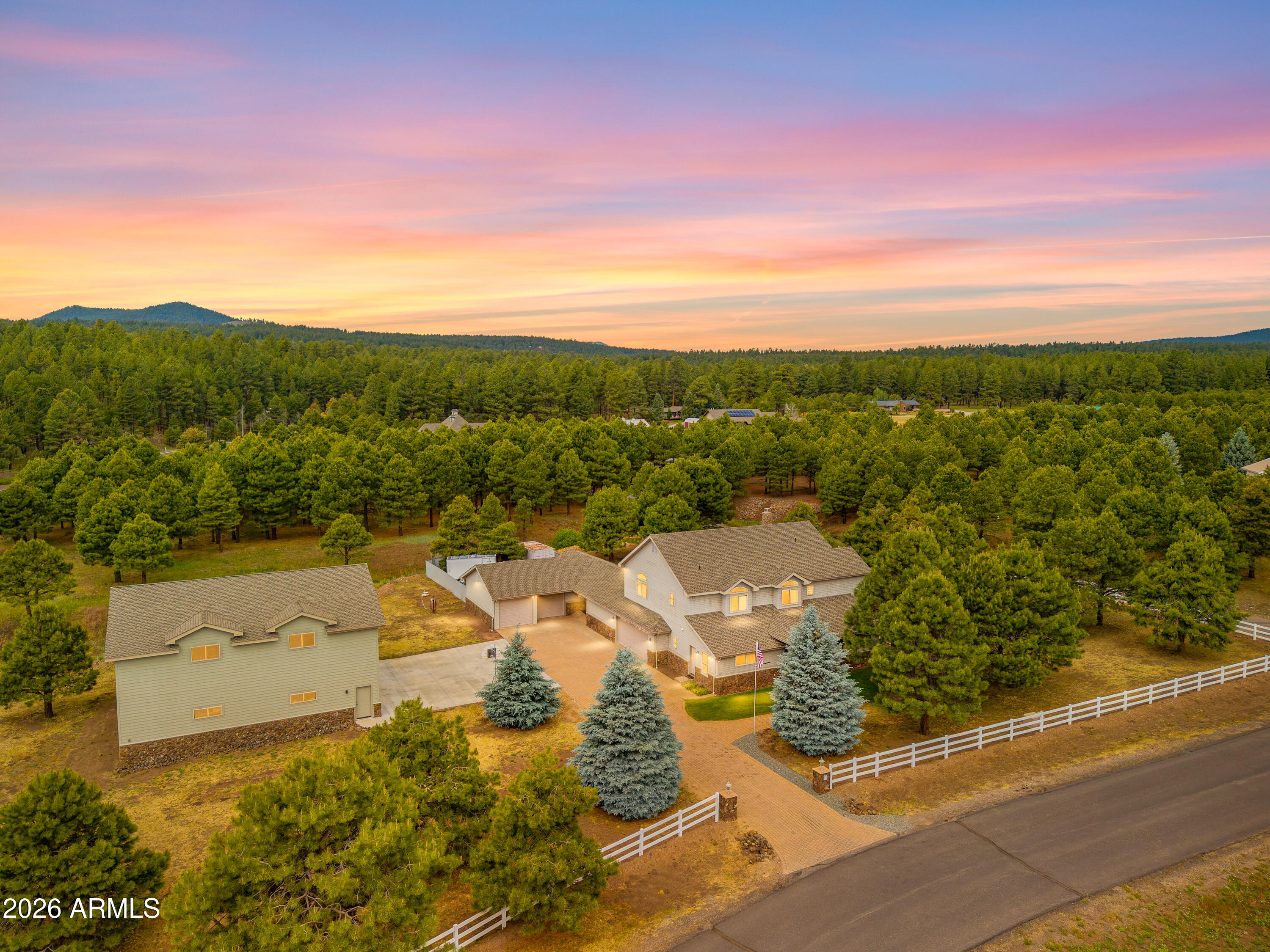 2705 W Creighton Drive, Flagstaff, AZ 86001 — Photo 1 of 83