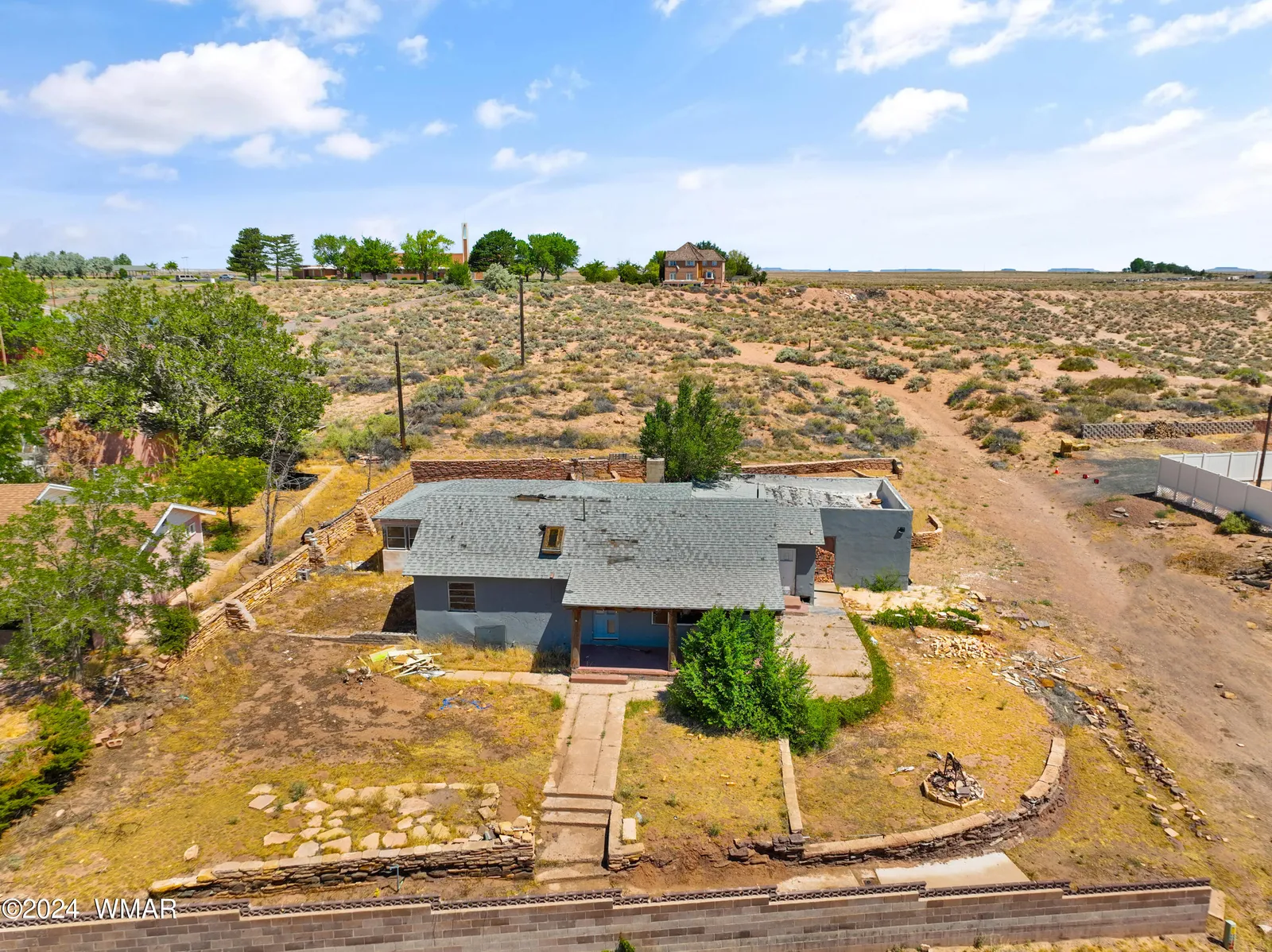 202 N 2nd Avenue, Holbrook, AZ 86025 — Photo 1 of 8
