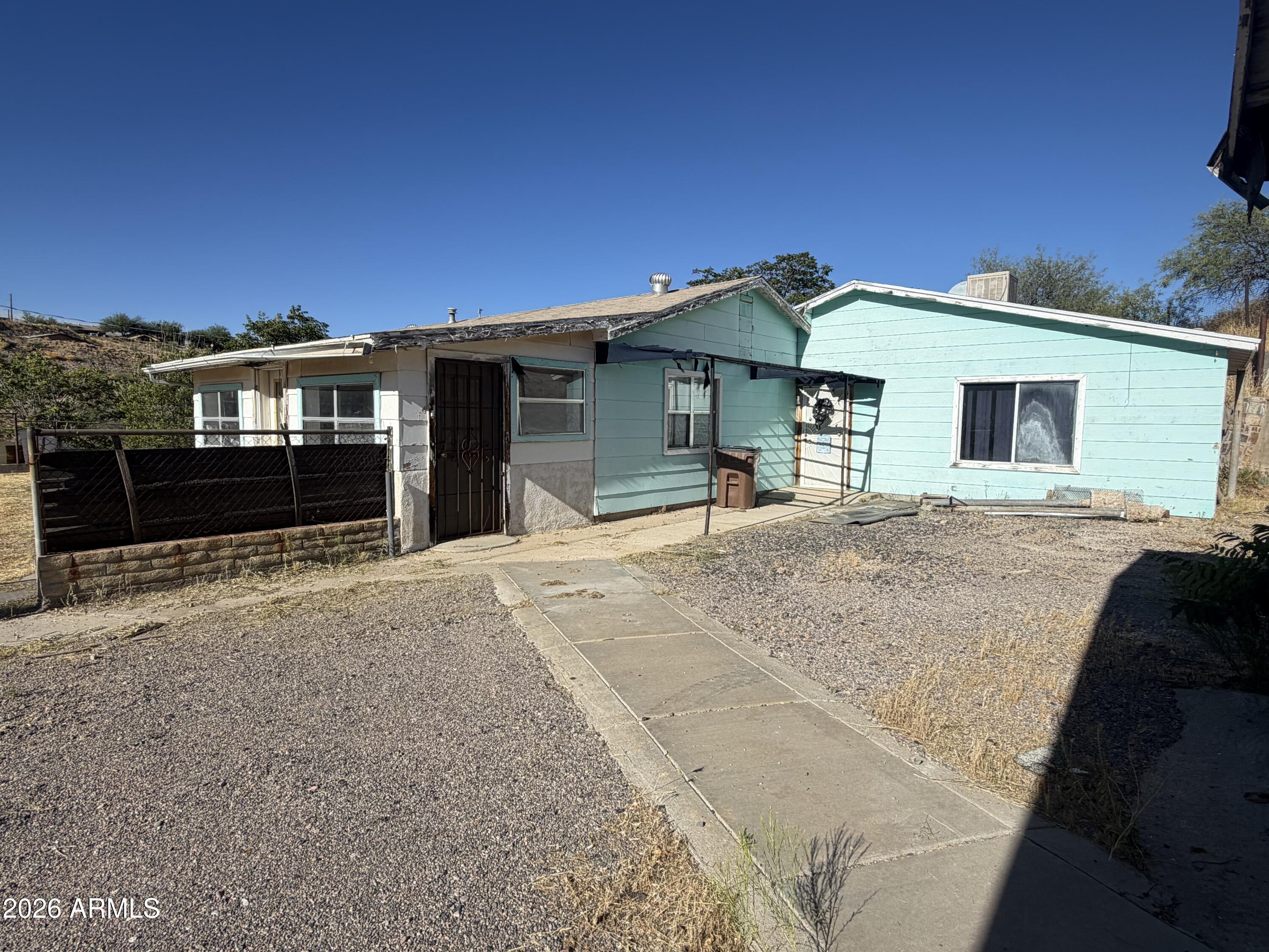 492 W EUCLID Avenue, Globe, AZ 85501 — Photo 1 of 39