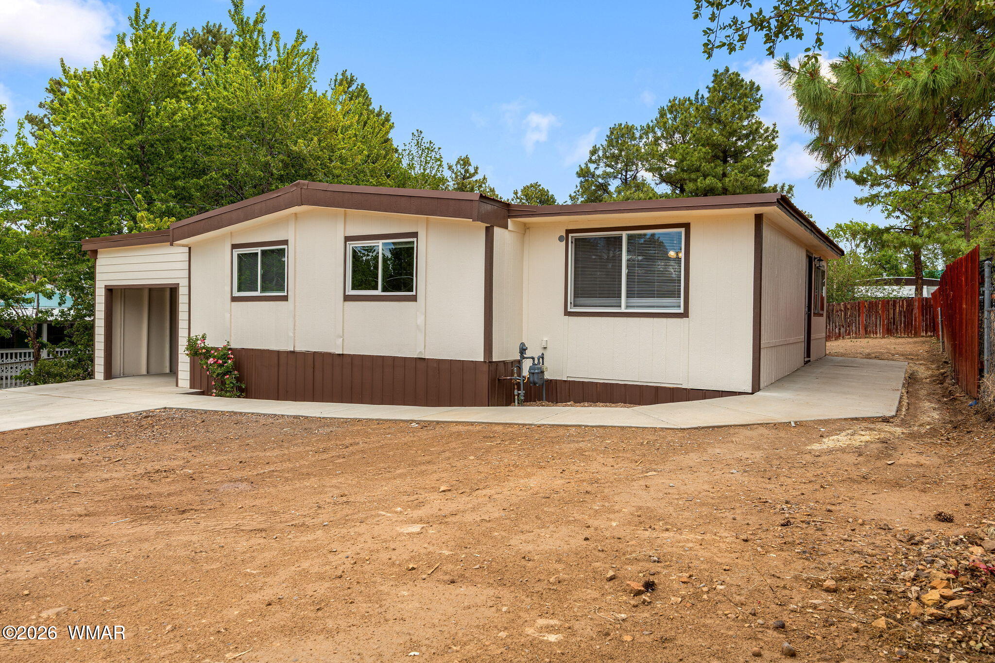 321 N 4th Avenue, Show Low, AZ 85901 — Photo 1 of 25