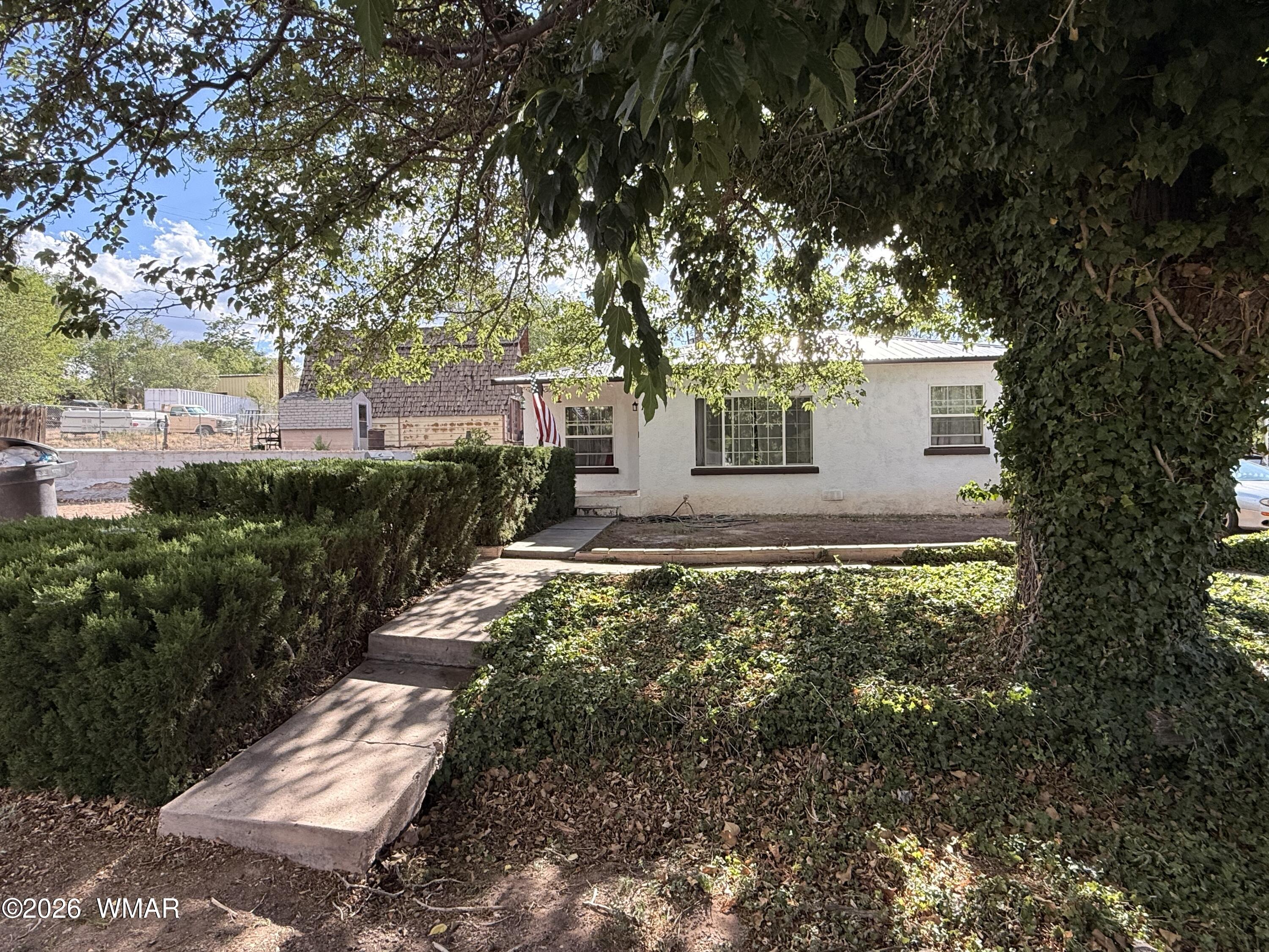 150 S 2Nd, St. Johns, AZ 85936 — Photo 1 of 12
