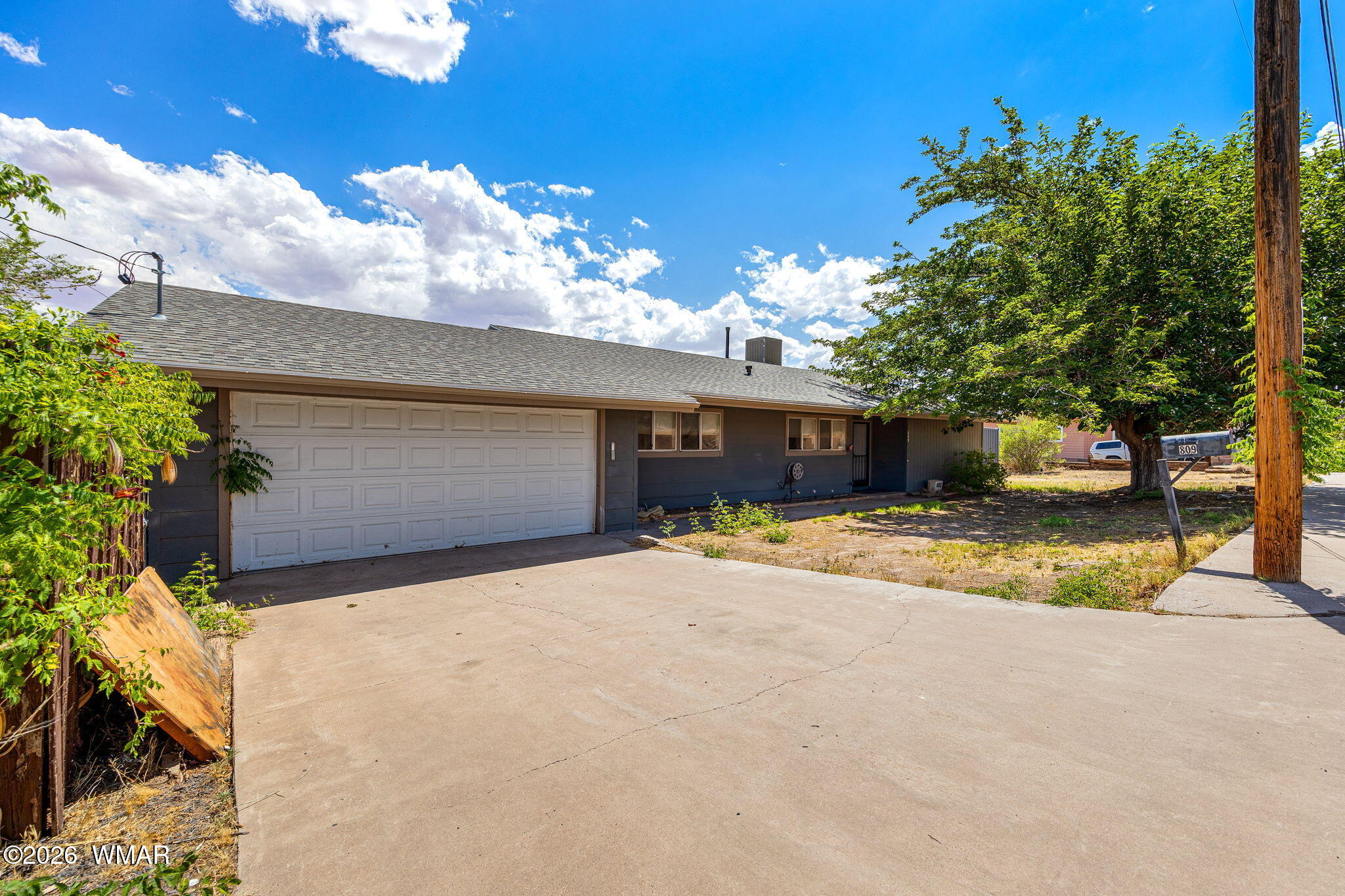 809 W Georgia Street, Holbrook, AZ 86025 — Photo 1 of 33