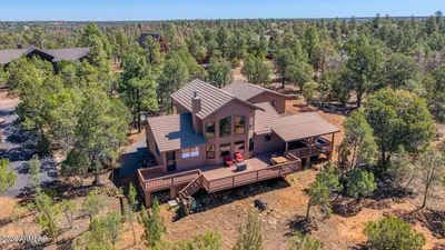 2287 Thunderbird Way, Overgaard, AZ 85933