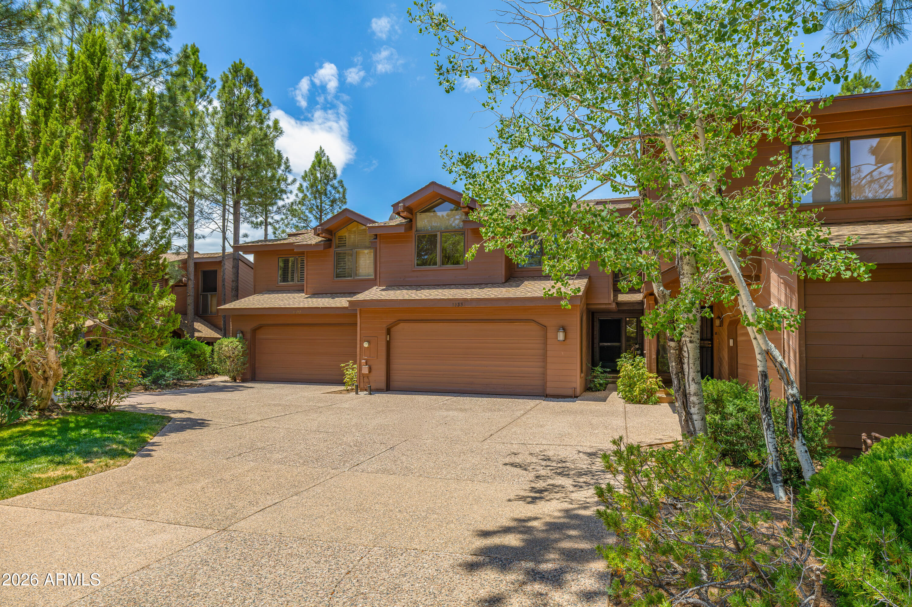 1033 N LAKEPOINT Way, Flagstaff, AZ 86004 — Photo 1 of 47