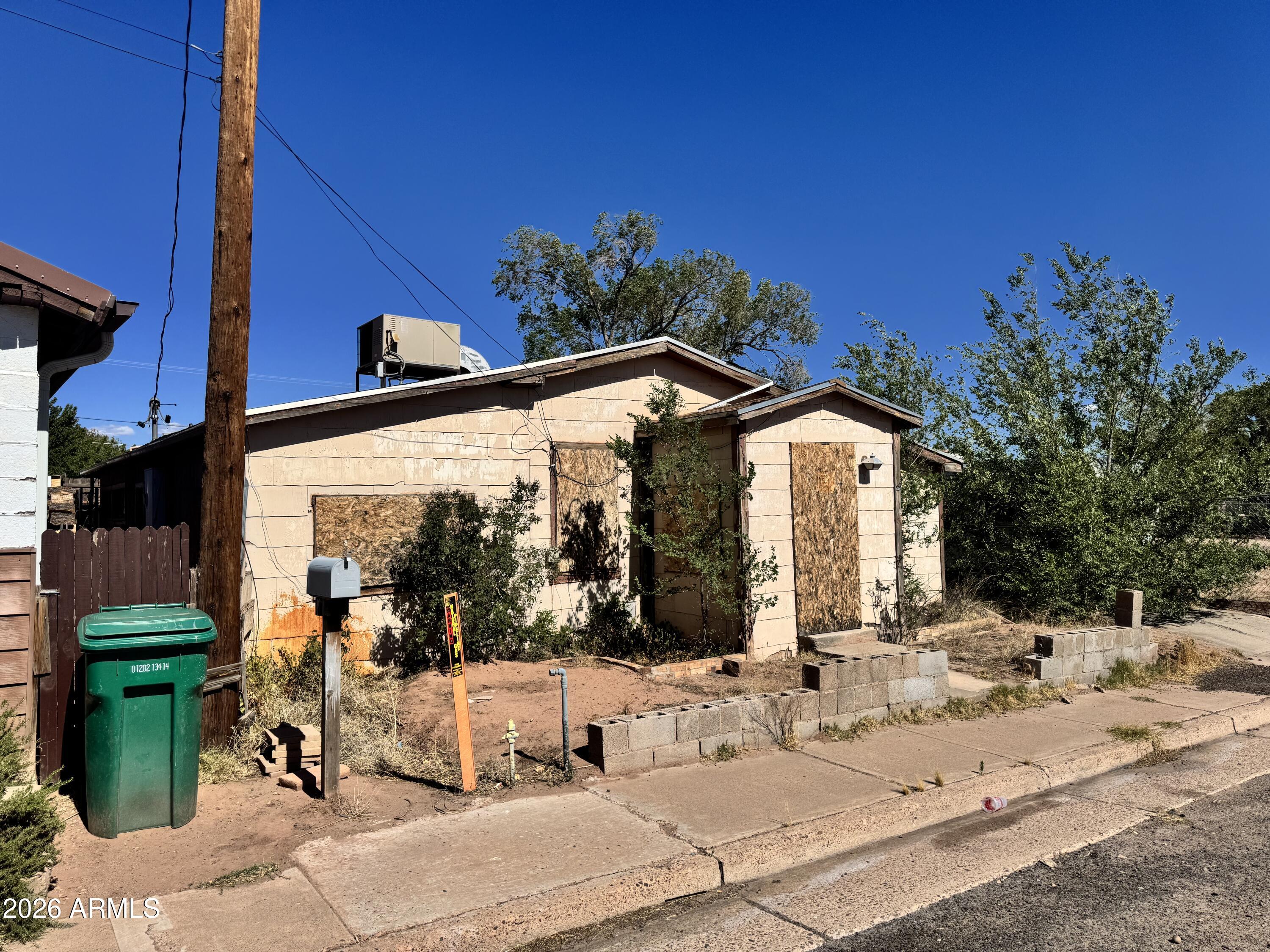 904 N 2ND Street, Holbrook, AZ 86025 — Photo 1 of 1