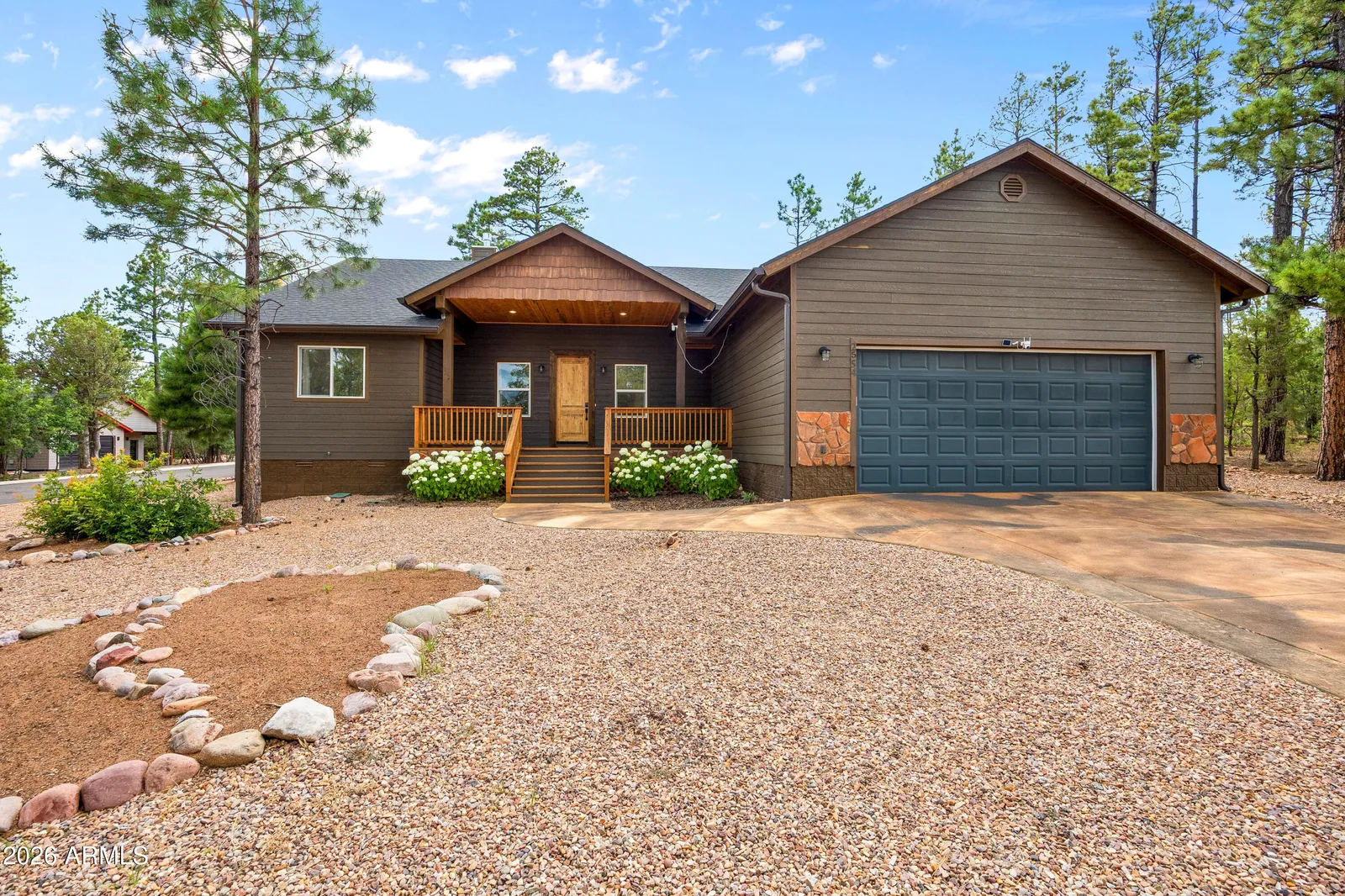 2554 S WILLOW Way, Pinetop-Lakeside, AZ 85929 — Photo 1 of 40