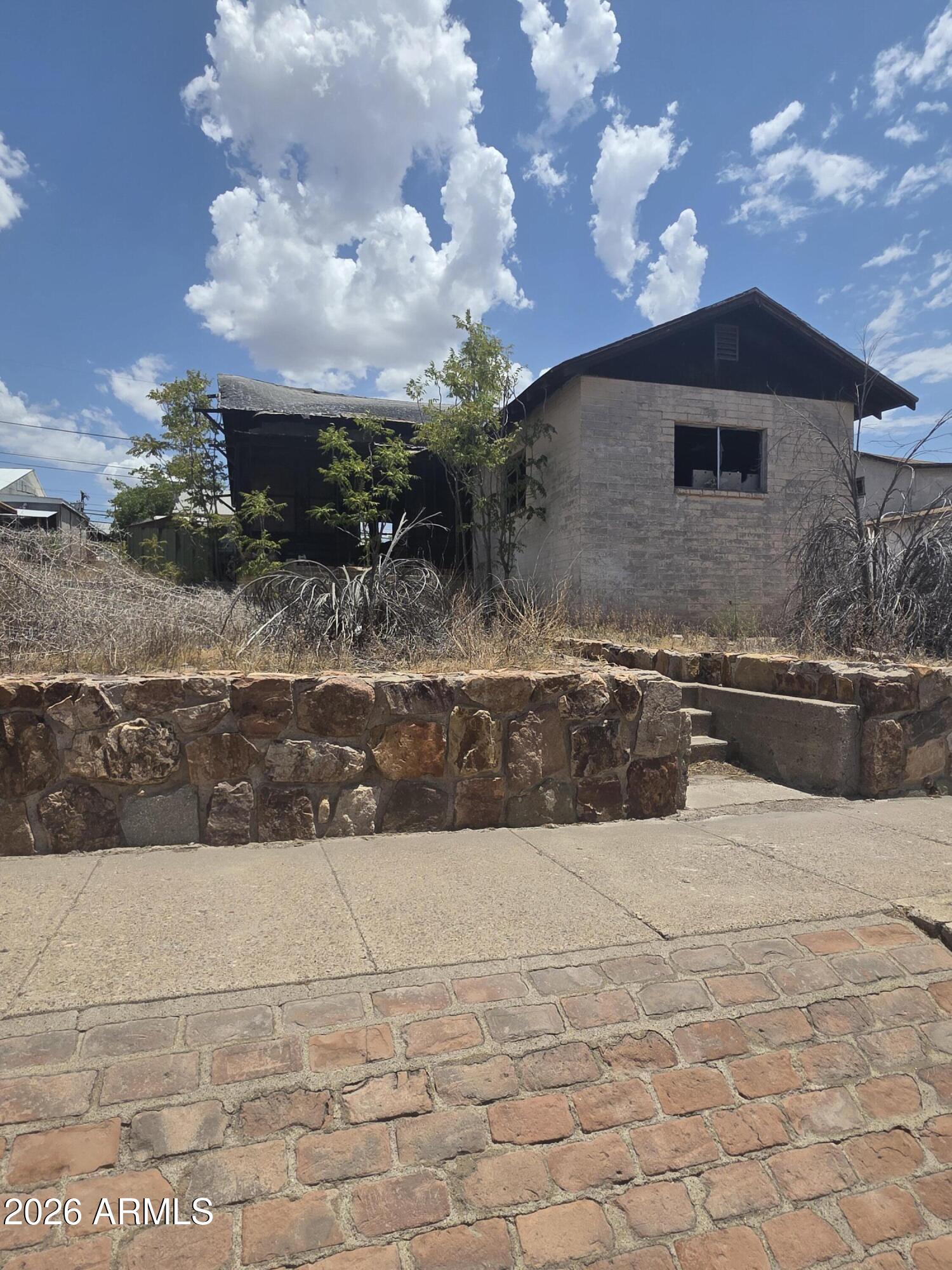 590 N VELASCO Avenue, Hayden, AZ 85135 — Photo 1 of 14