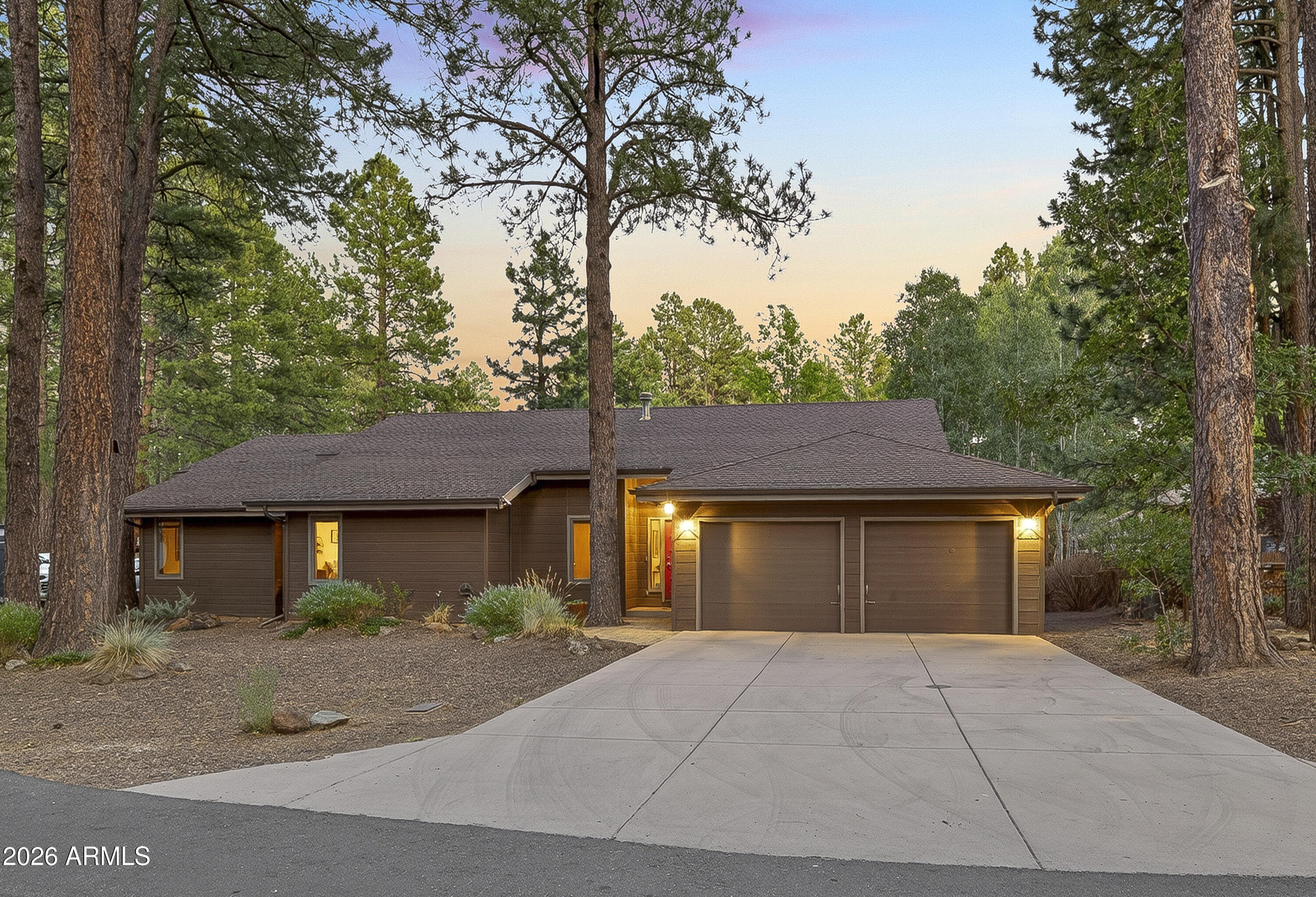 3150 S WALKUP Drive, Flagstaff, AZ 86005 — Photo 1 of 34