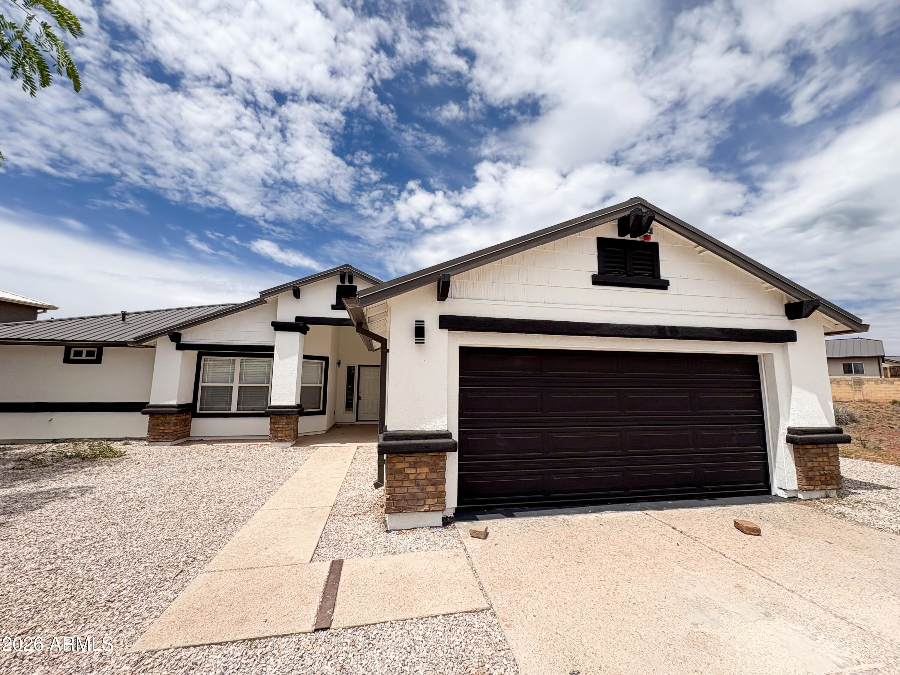 83 N Ch'ihootso, St. Michaels, AZ 86511 — Photo 1 of 28