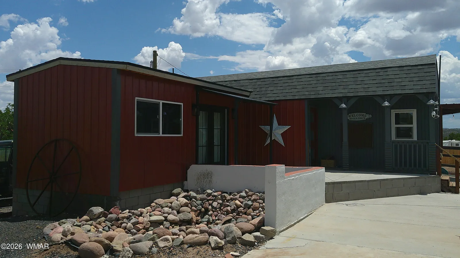 2 Crest Lane, Concho, AZ 85924 — Photo 1 of 41