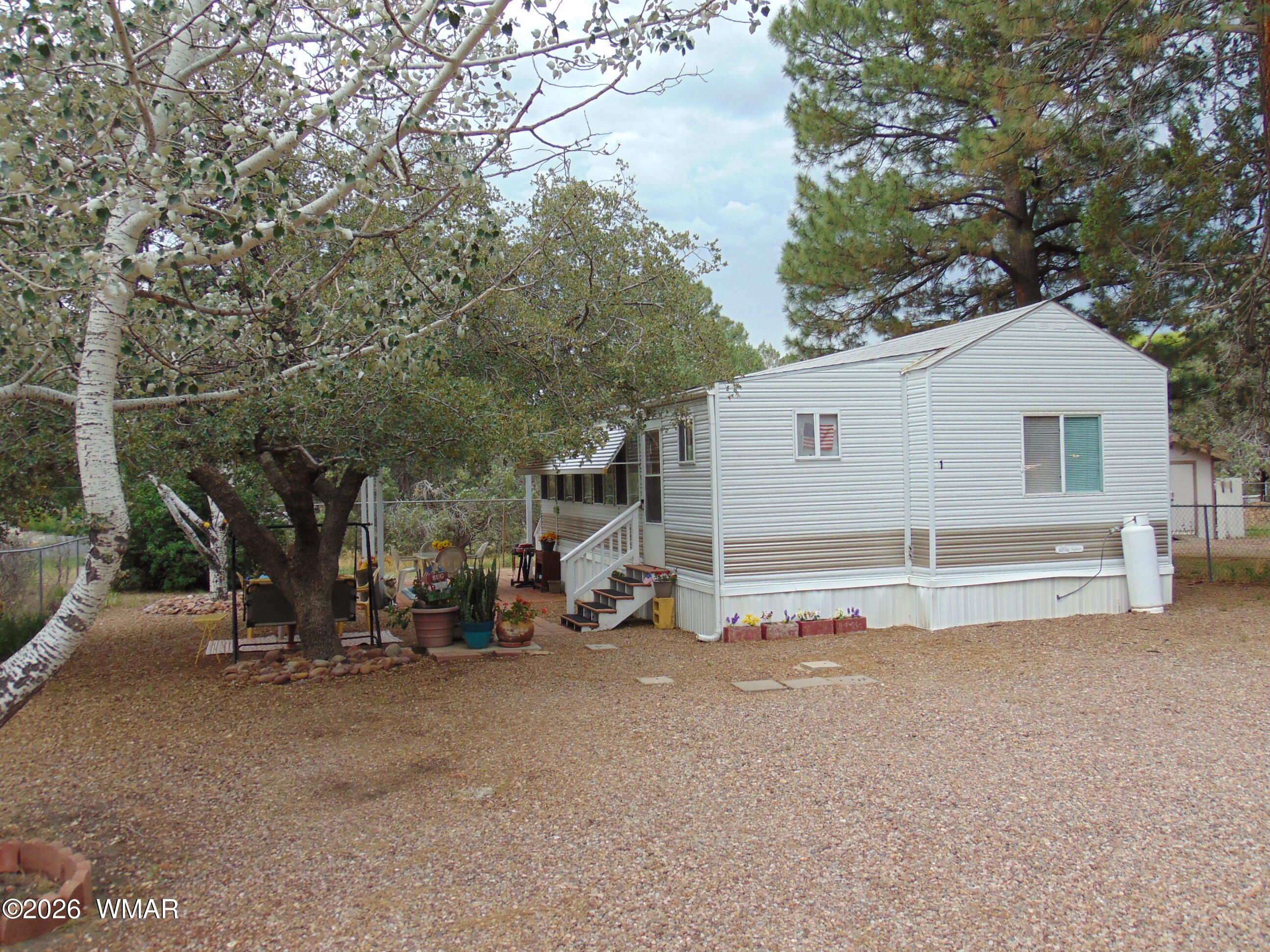 1001 E Owens Space 1, Show Low, AZ 85901 — Photo 1 of 28