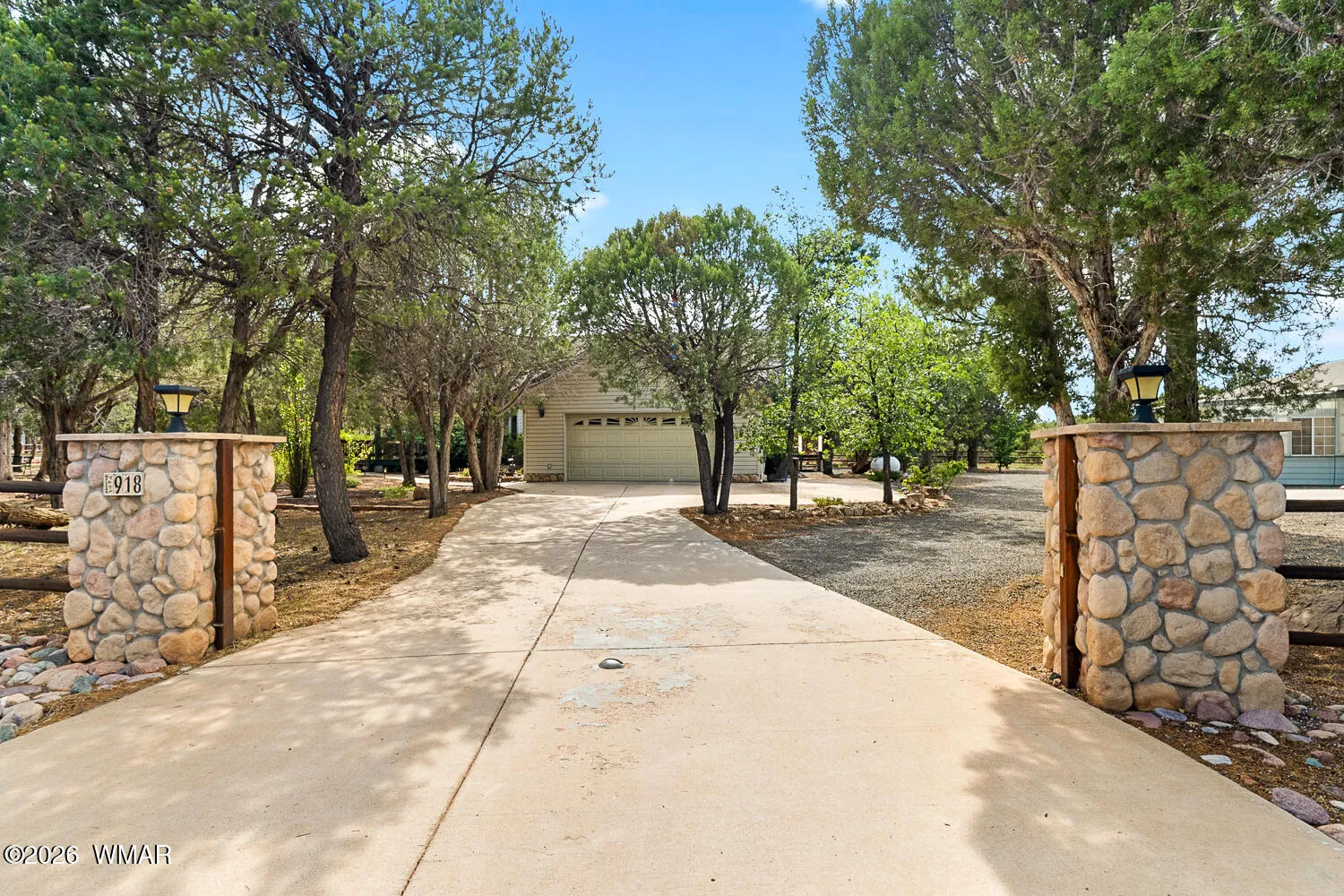 918 Wild Horse Road, Show Low, AZ 85901 — Photo 1 of 48