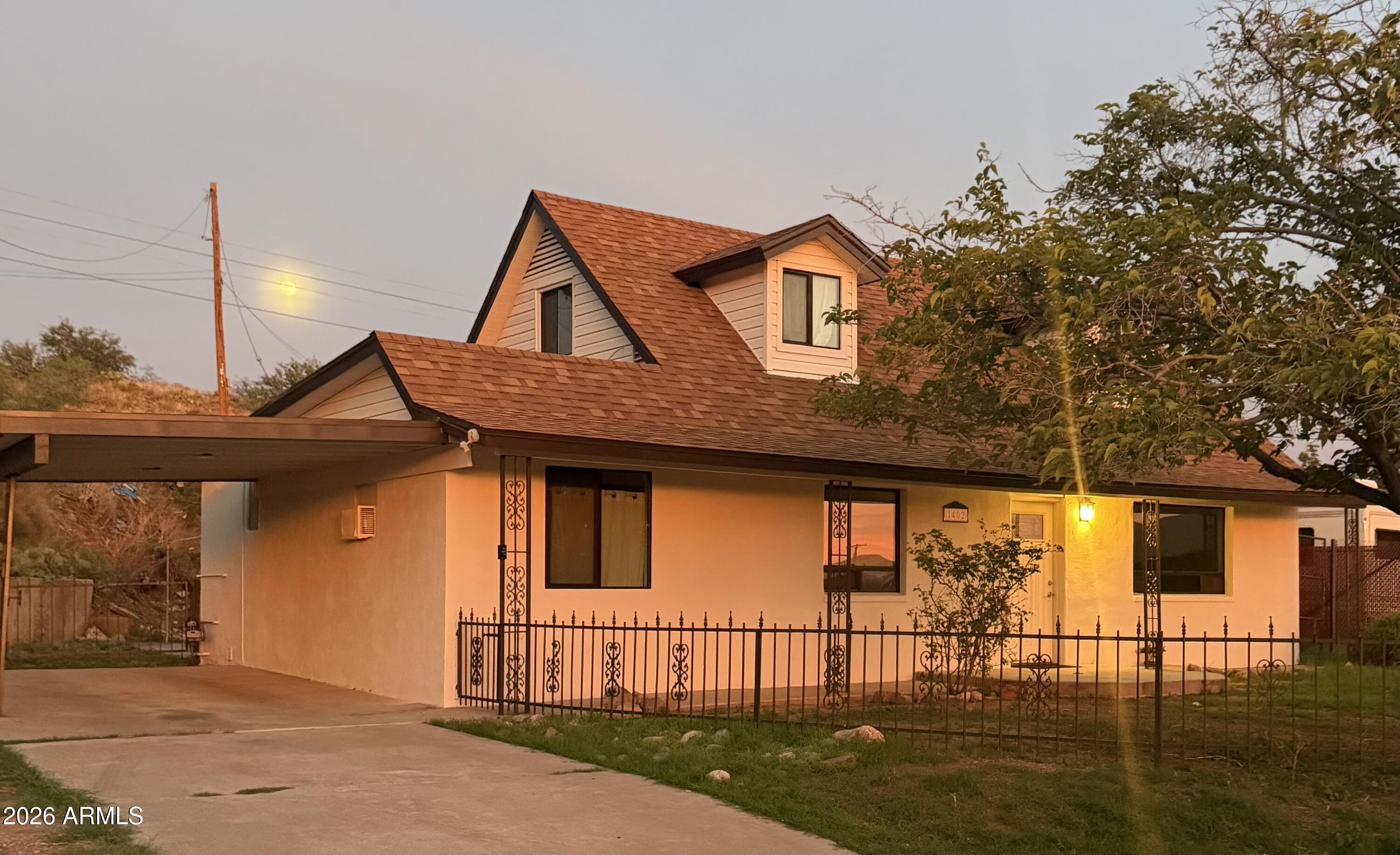 1402 E Mesquite Street, Globe, AZ 85501 — Photo 1 of 18
