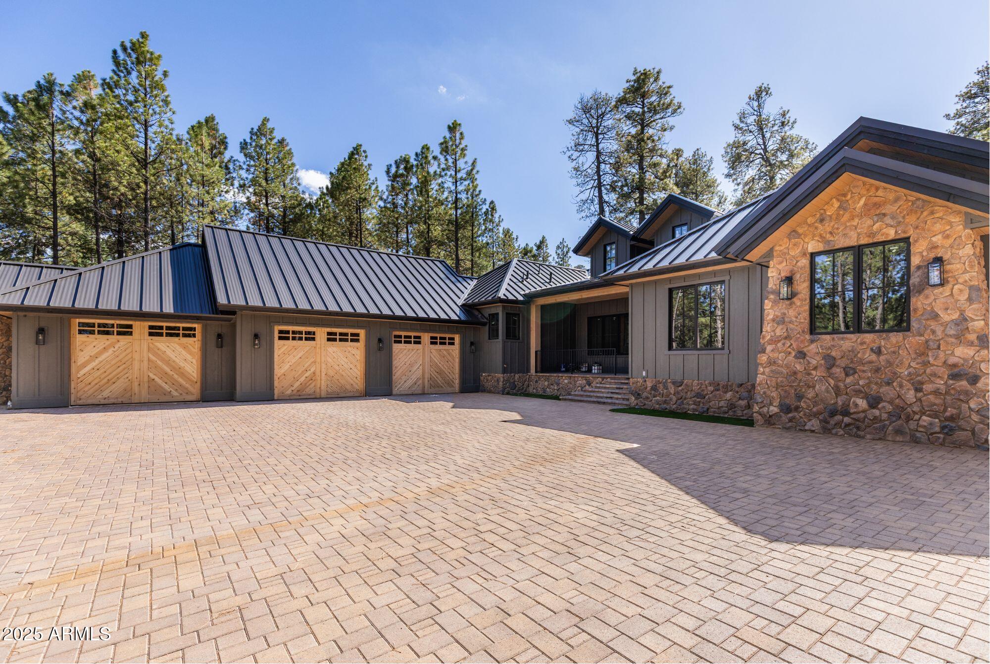 500 MULE SPRINGS Trail, Forest Lakes, AZ 85931 — Photo 1 of 81