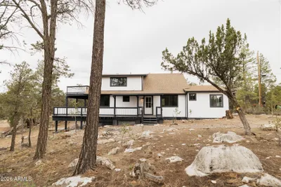 3326 Homestead Drive, Overgaard, AZ 85933
