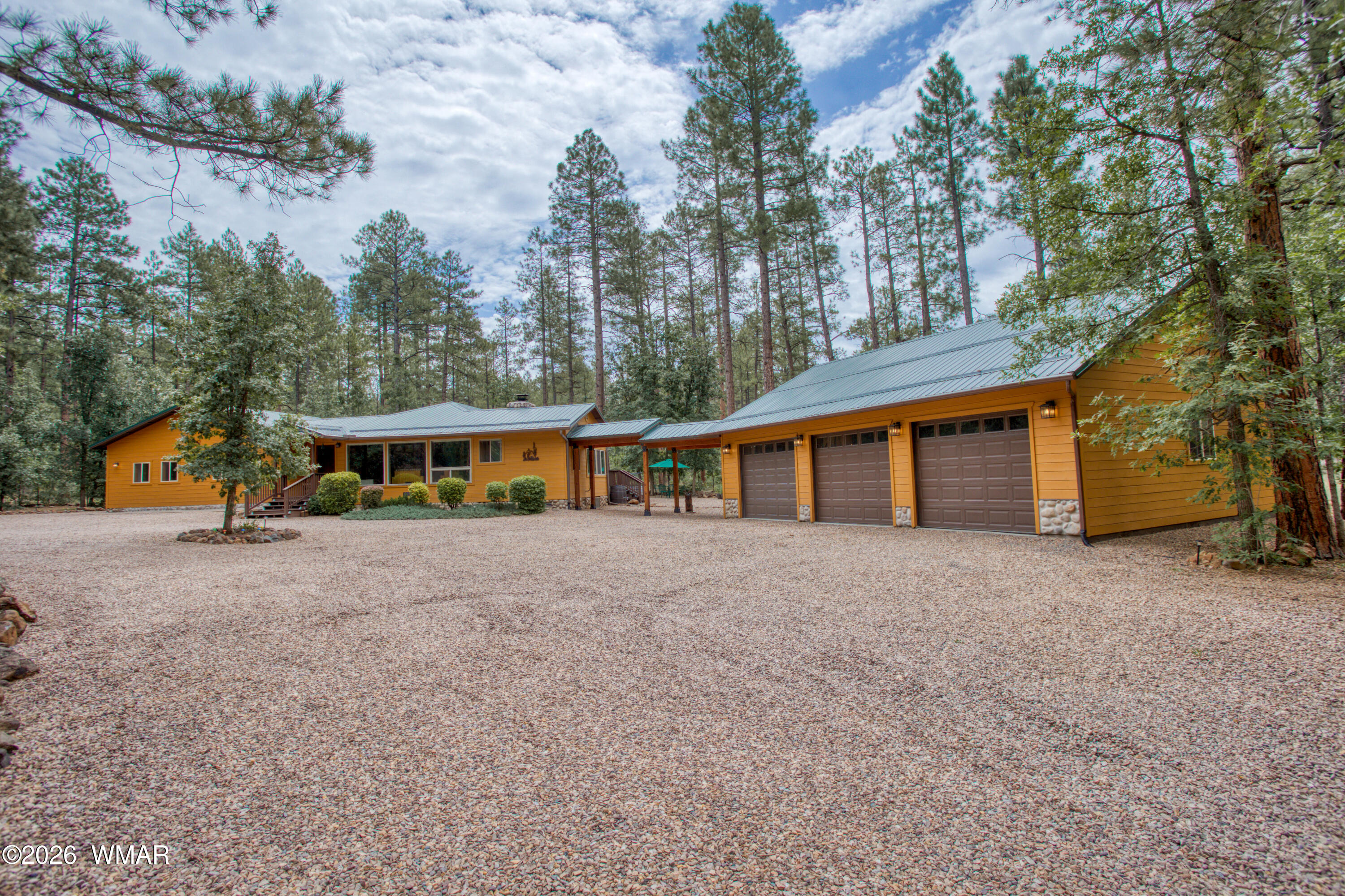 2111 Sunflower Drive, Pinetop, AZ 85935 — Photo 1 of 36