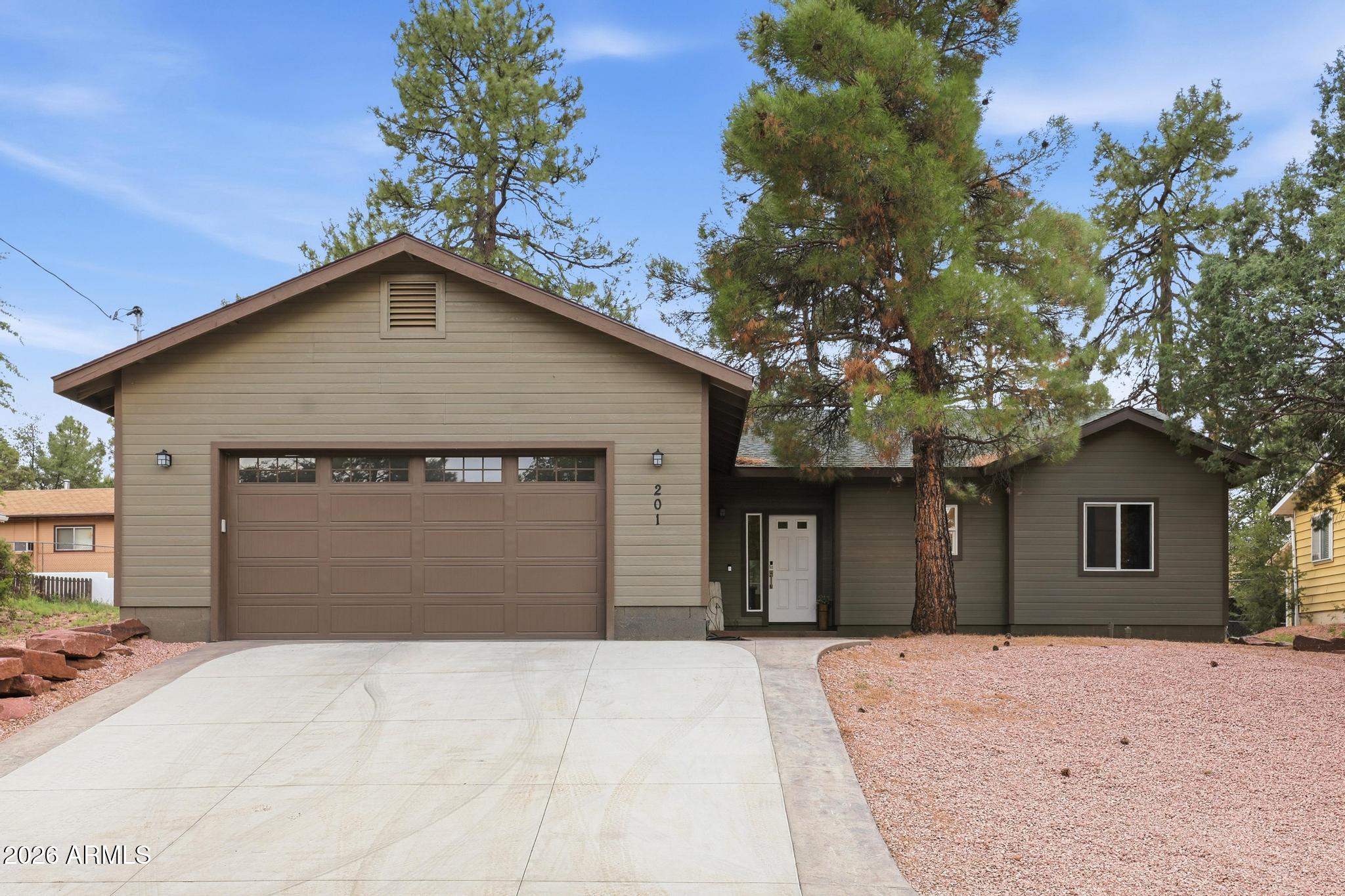 201 W Chateau Circle, Payson, AZ 85541 — Photo 1 of 49