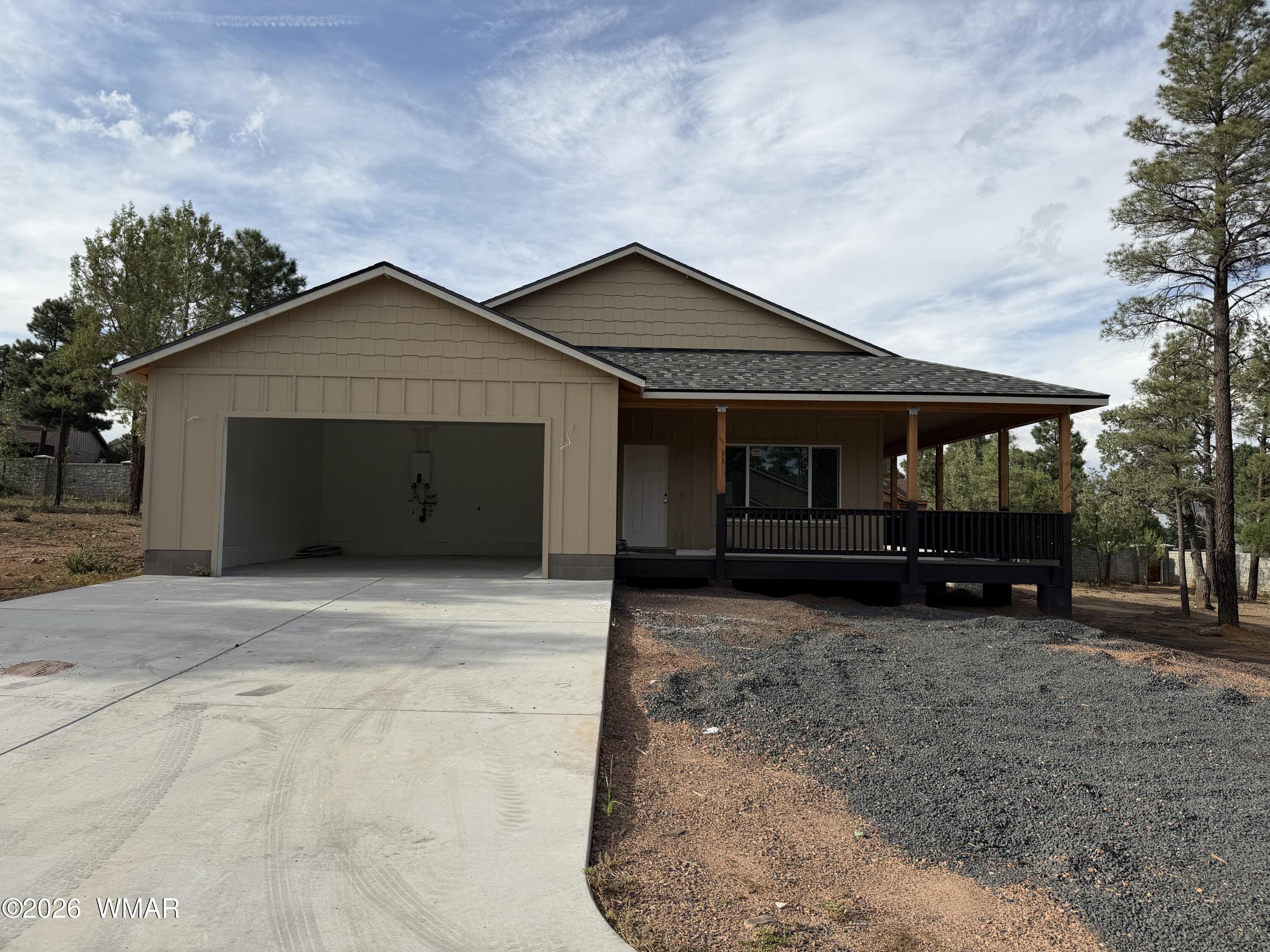 201 W White Fir Drive, Show Low, AZ 85901 — Photo 1 of 21