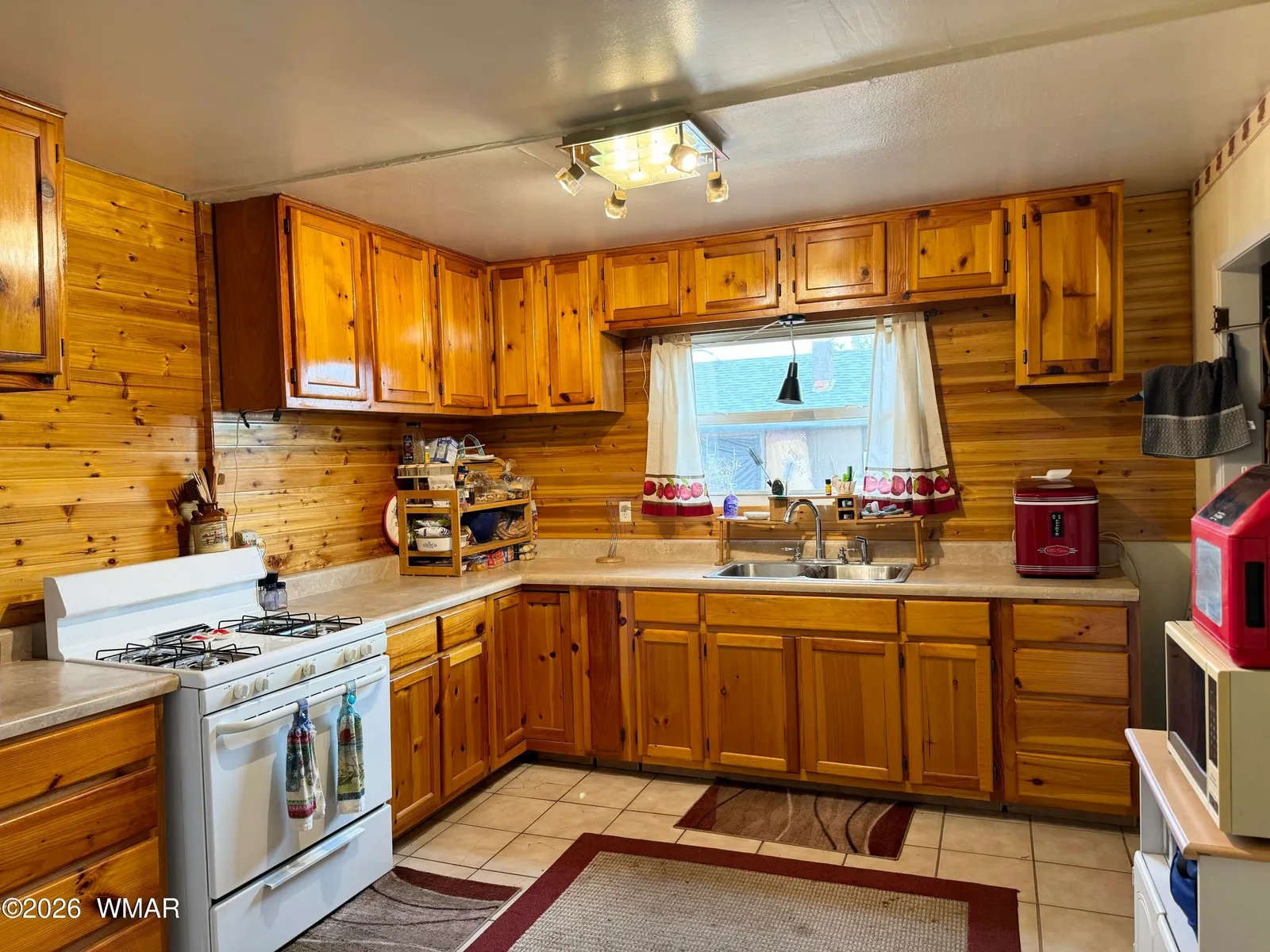 901 N PRAIRIE Avenue, Winslow, AZ 86047 — Photo 1 of 39