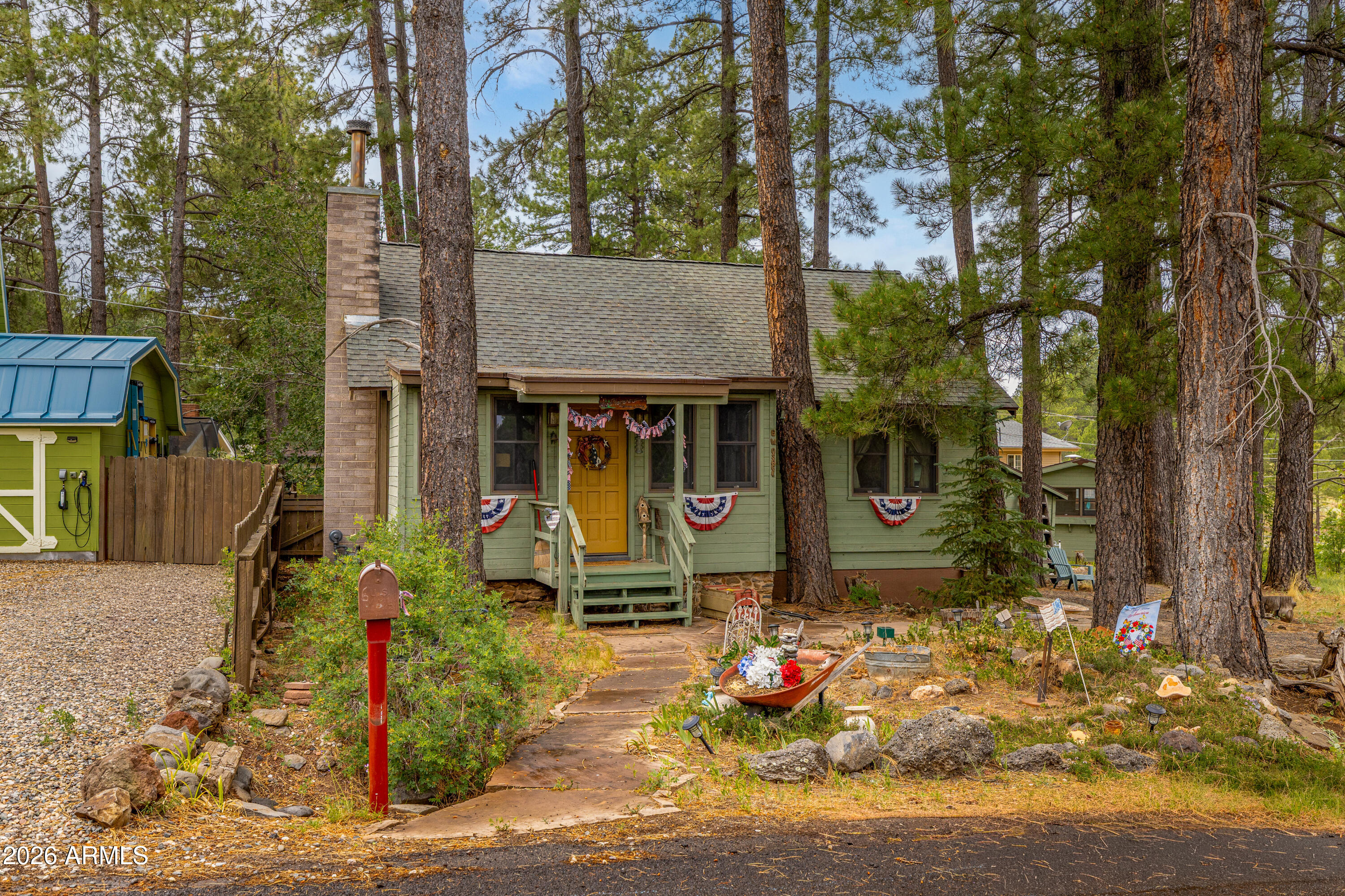 994 OSAGE, Flagstaff, AZ 86005 — Photo 1 of 35