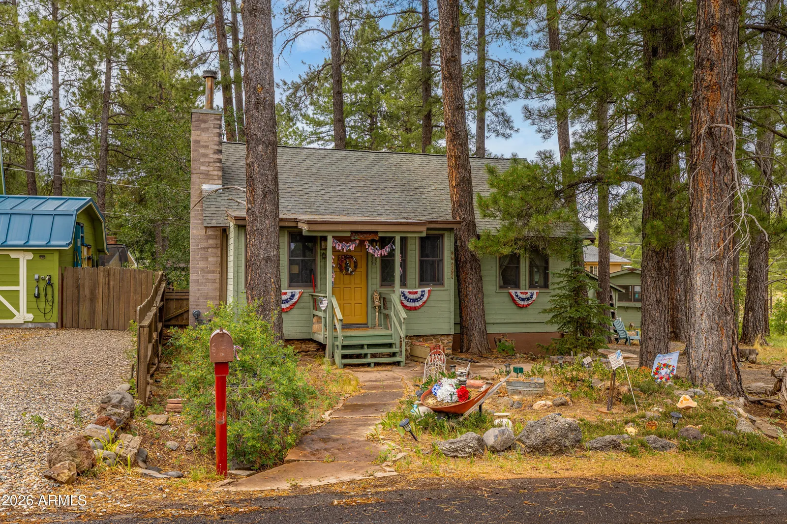 994 OSAGE, Flagstaff, AZ 86005 — Photo 1 of 35