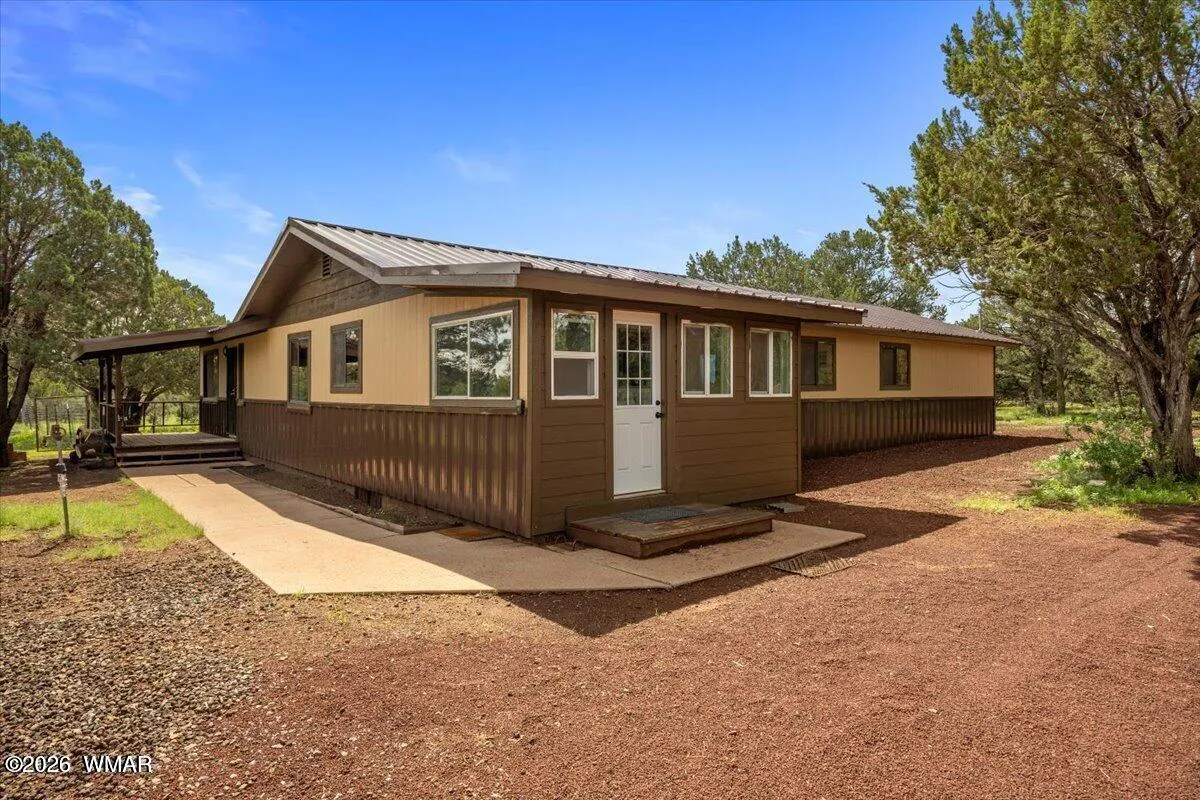 6 County Road 3166, Vernon, AZ 85940 — Photo 1 of 44