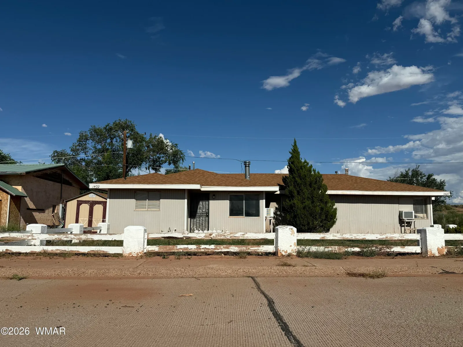1402 Heywood Avenue, Holbrook, AZ 86025 — Photo 1 of 14