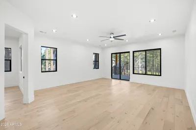 Thumbnail 38