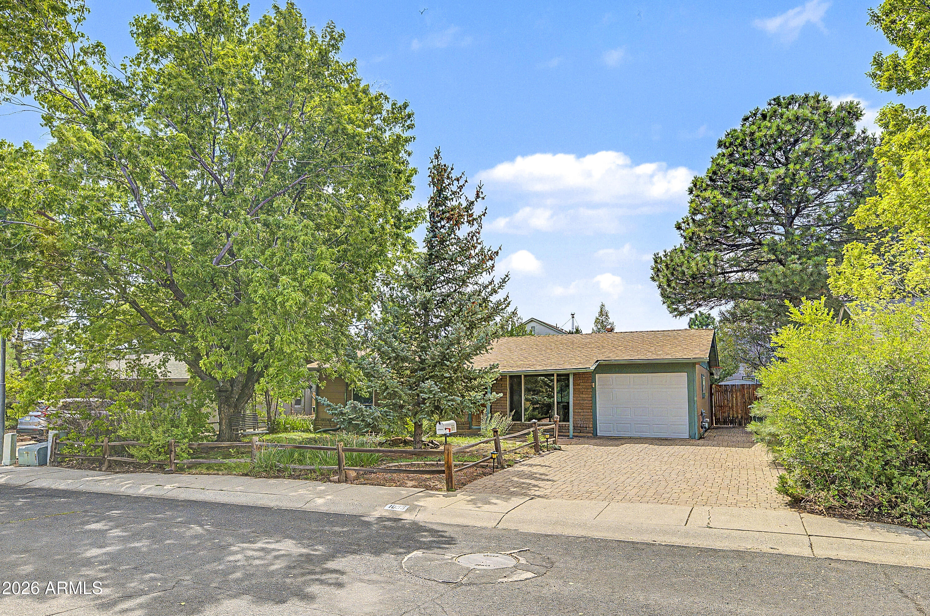 1055 N MANZANITA Way, Flagstaff, AZ 86001 — Photo 1 of 24