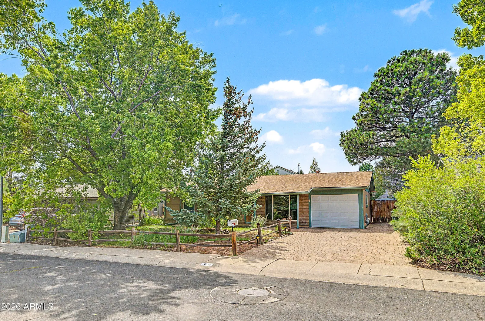 1055 N MANZANITA Way, Flagstaff, AZ 86001 — Photo 1 of 24