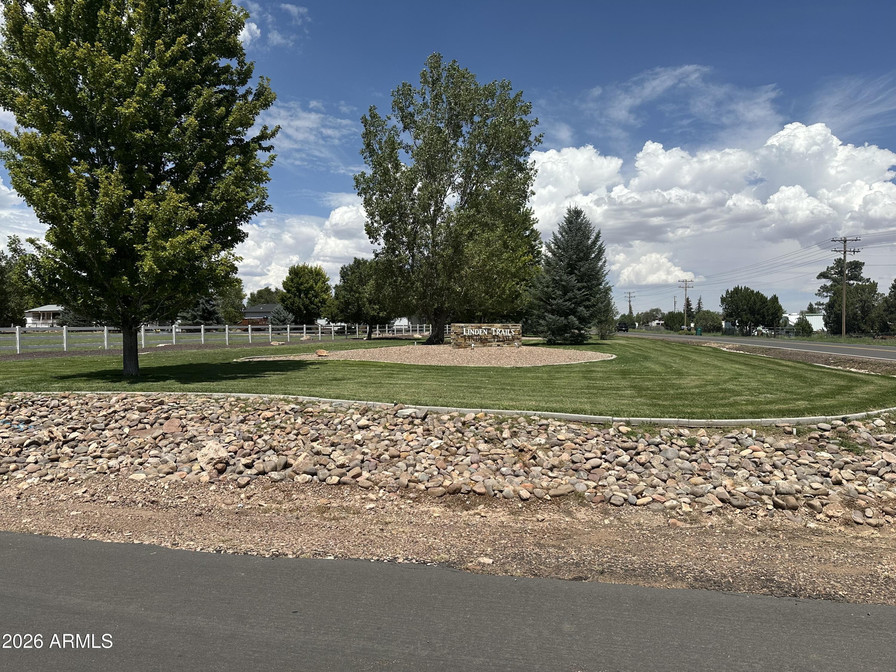 7082 TUMBLEWEED Trail, Show Low, AZ 85901 — Photo 1 of 4